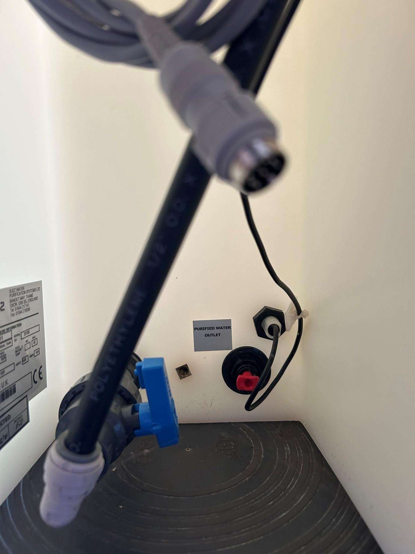 Image of SUEZ Select Analyst 320 Water Purification System with 100 L UV Tank