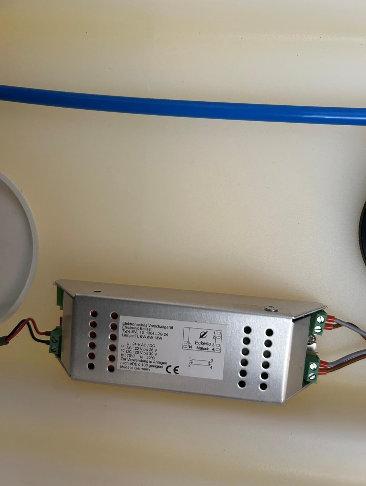 Image of SUEZ Select Analyst 320 Water Purification System with 100 L UV Tank