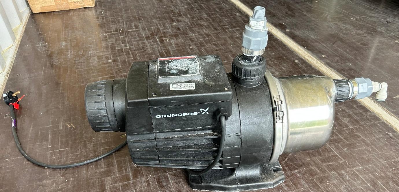 Image of SUEZ Select Analyst 320 Water Purification System with 100 L UV Tank
