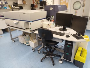Thumbnail image of Becton Dickson LSR II Flow Cytometer 5 Laser 18 Channel System Lab