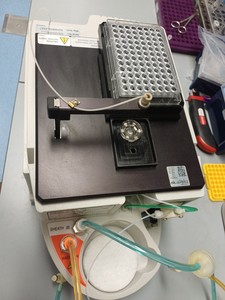 Thumbnail image of Becton Dickson LSR II Flow Cytometer 5 Laser 18 Channel System Lab