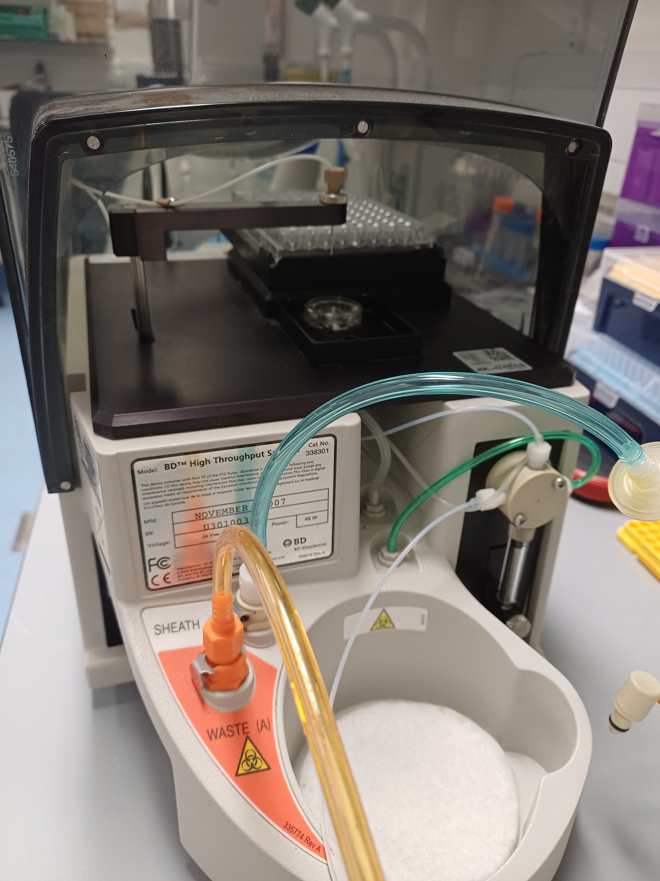 Image of Becton Dickson LSR II Flow Cytometer 5 Laser 18 Channel System Lab
