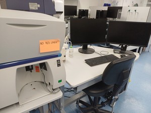 Thumbnail image of Becton Dickson LSR II Flow Cytometer 5 Laser 18 Channel System Lab