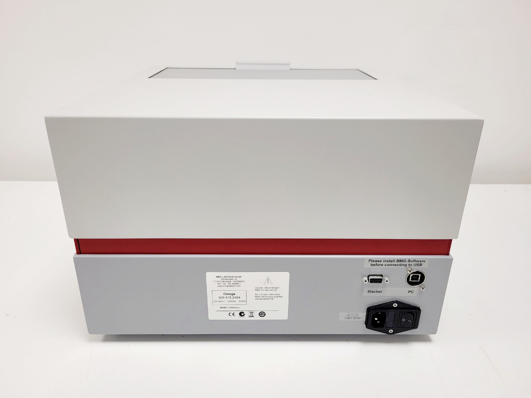 Image of BMG Labtech LumiSTAR Omega Luminescence Microplate Reader Lab