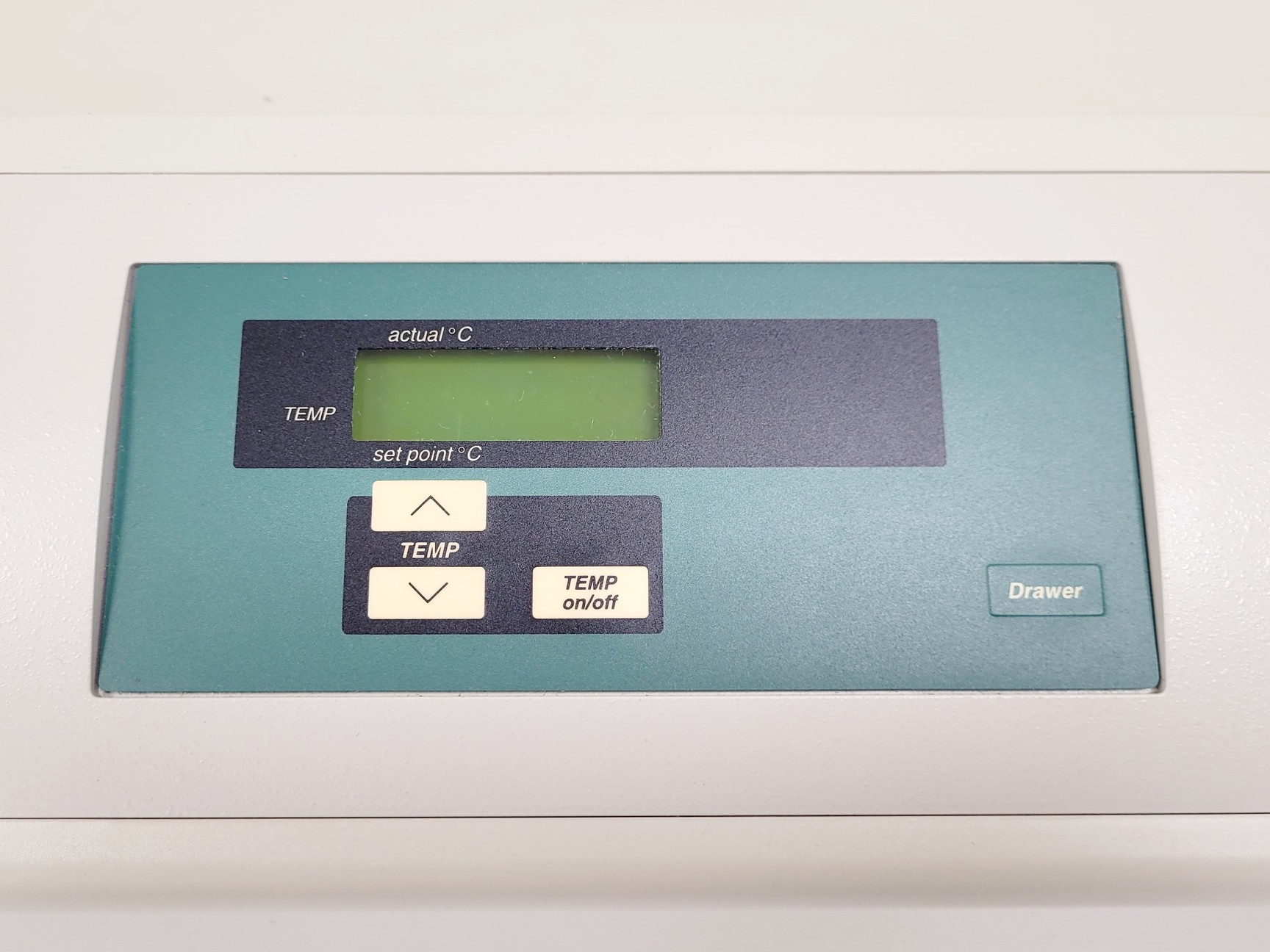 Image of Molecular Devices VersaMax Tunable Microplate Reader Lab