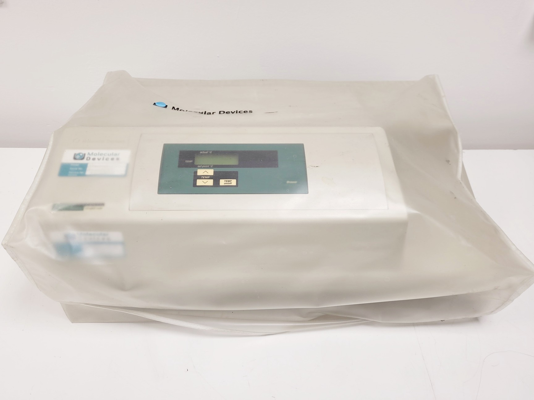 Image of Molecular Devices VersaMax Tunable Microplate Reader Lab