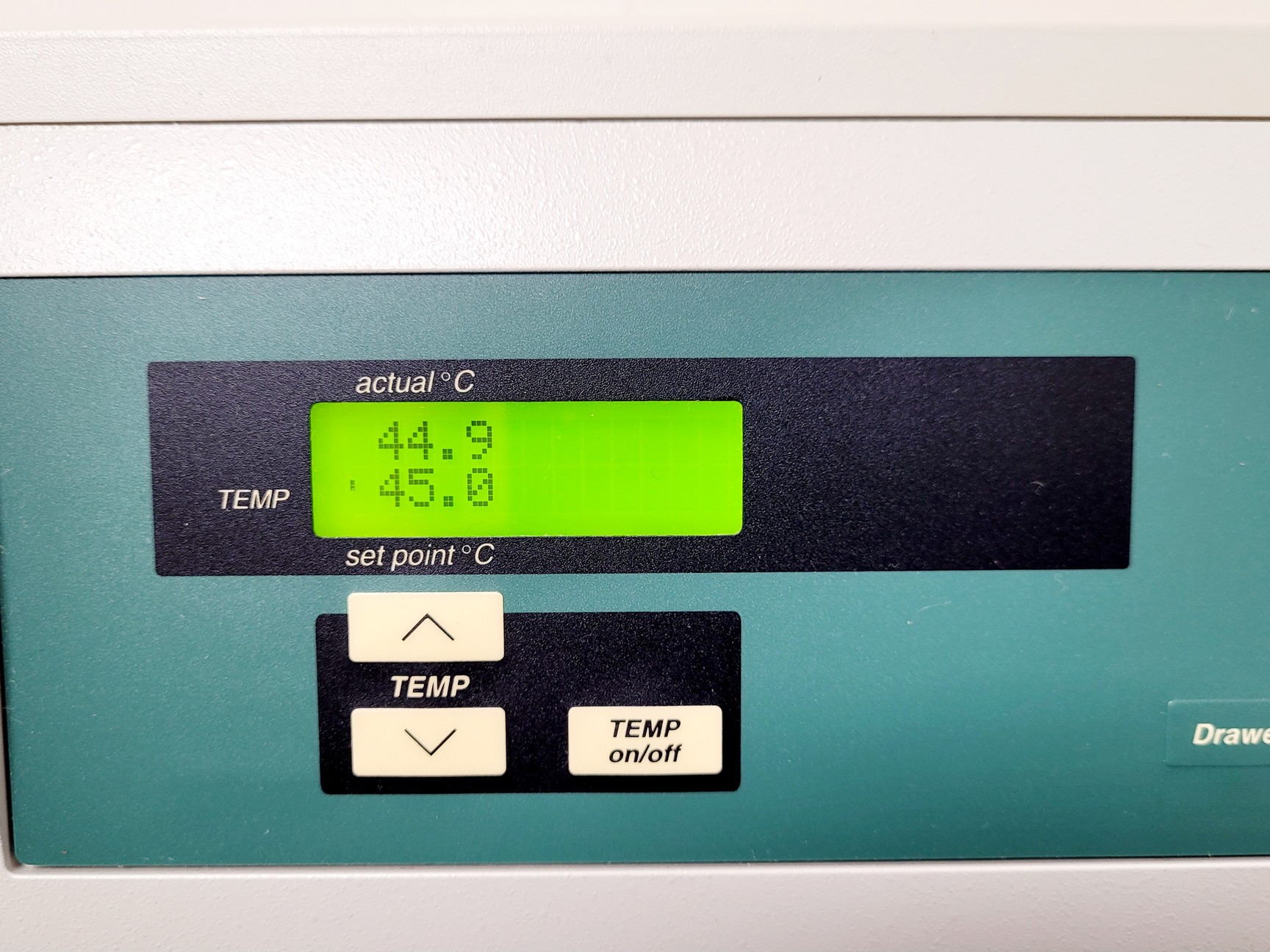 Image of Molecular Devices VersaMax Tunable Microplate Reader Lab