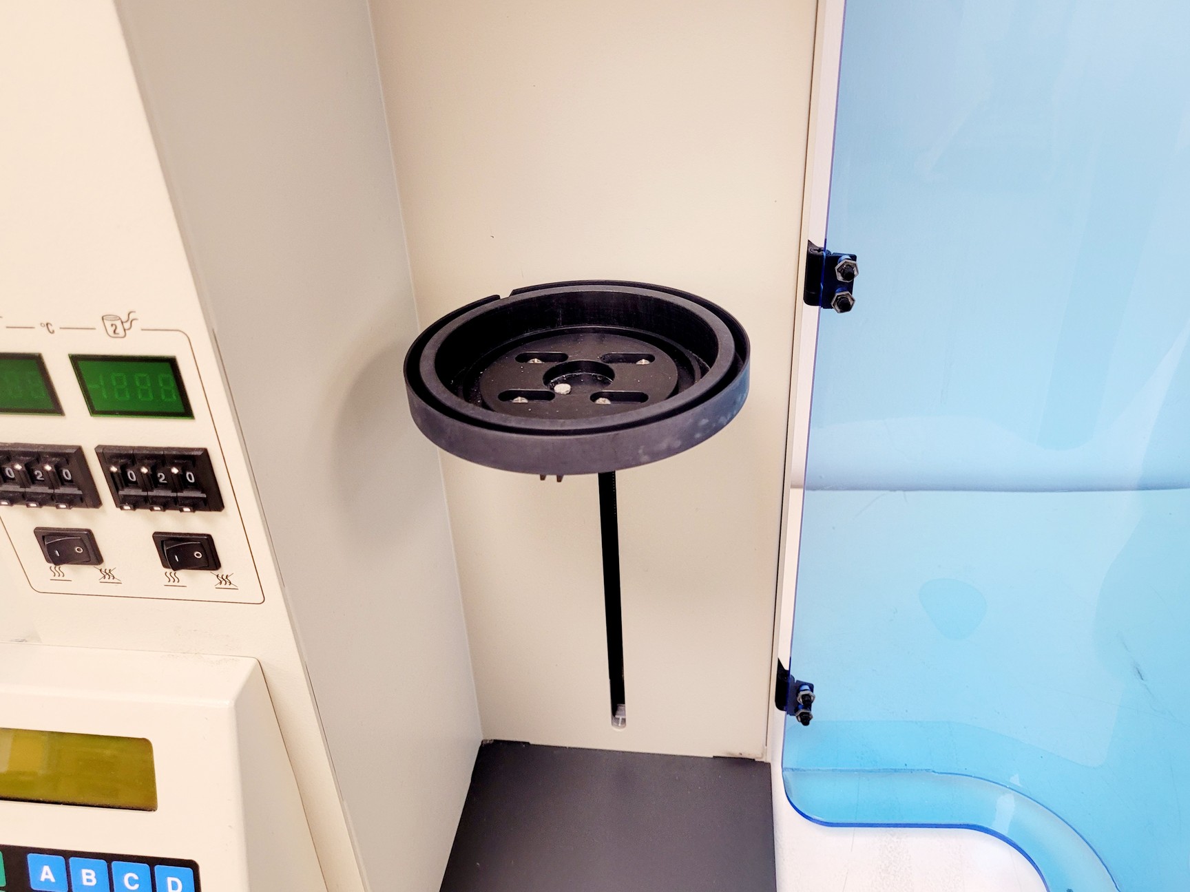 Image of Quantachrome NOVA 4200e Surface Area & Pore Size Analyzer 