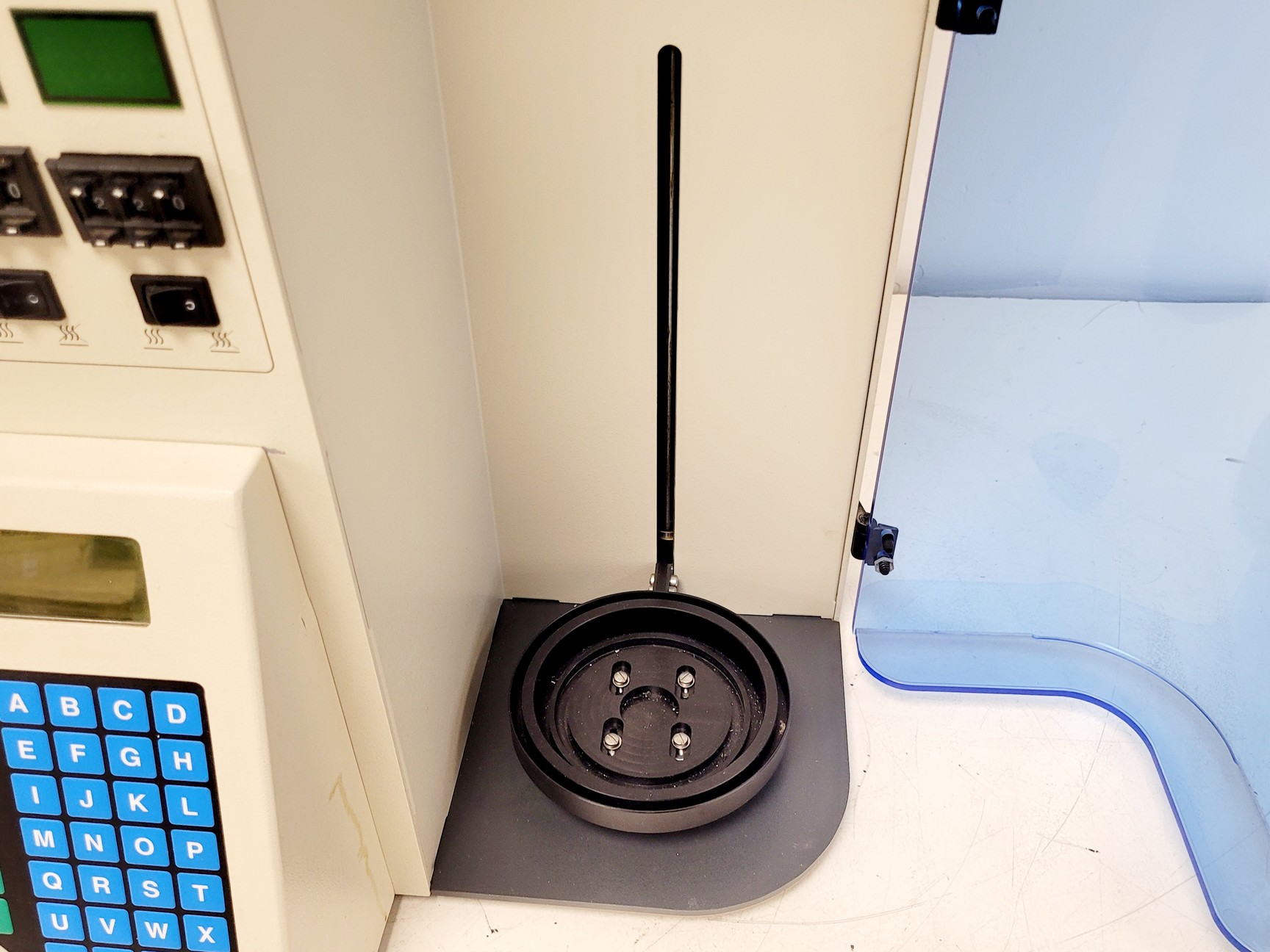Image of Quantachrome NOVA 1200e Surface Area & Pore Size Analyzer
