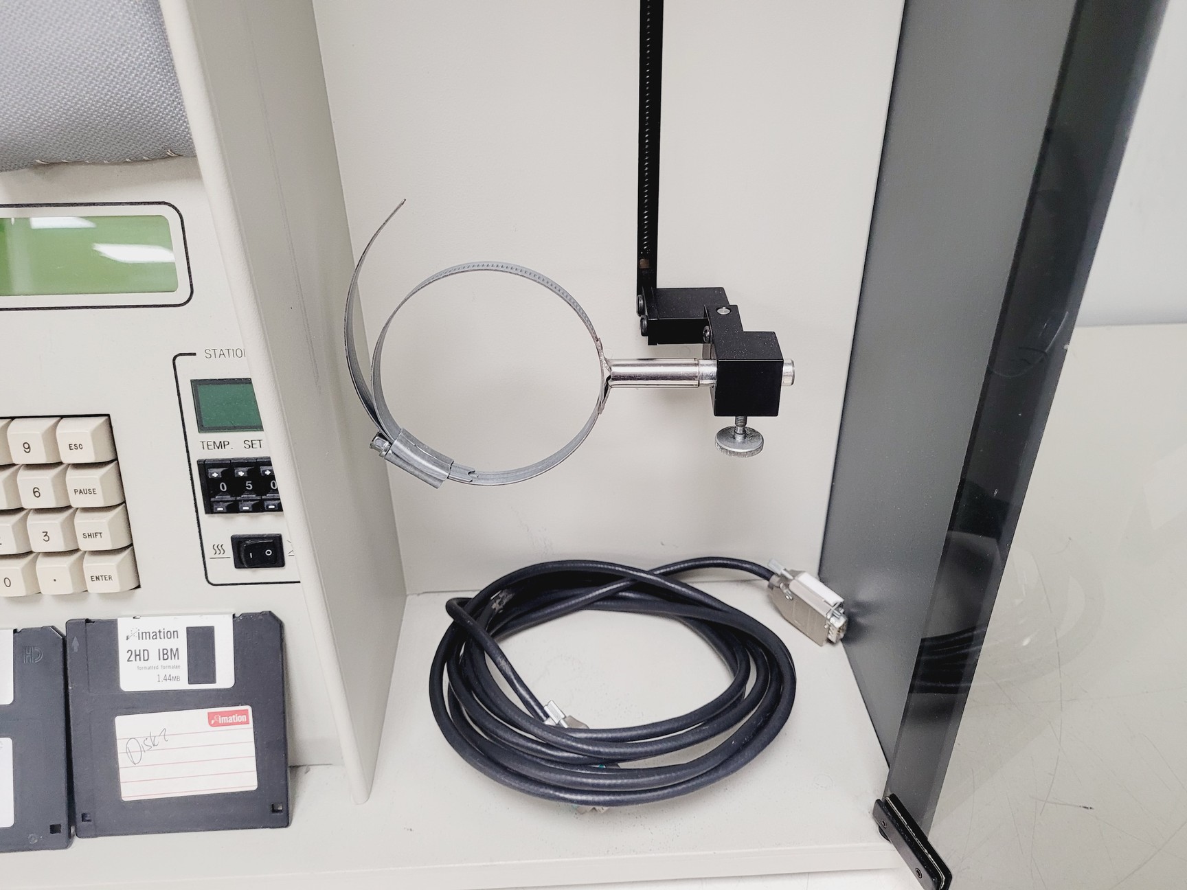 Image of Quantachrome NOVA 1000 Surface Area & Pore Size Analyzer