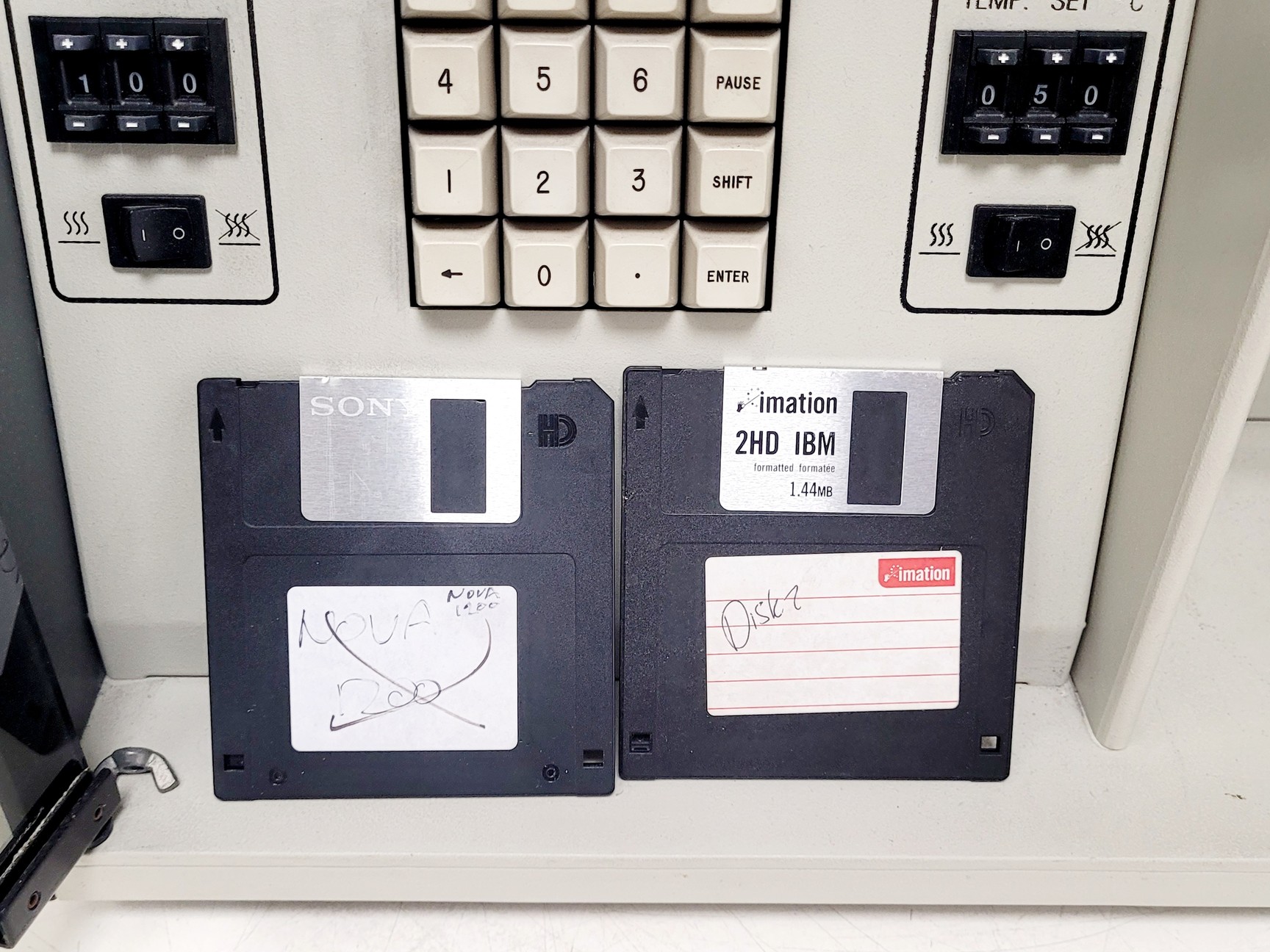 Image of Quantachrome NOVA 1000 Surface Area & Pore Size Analyzer