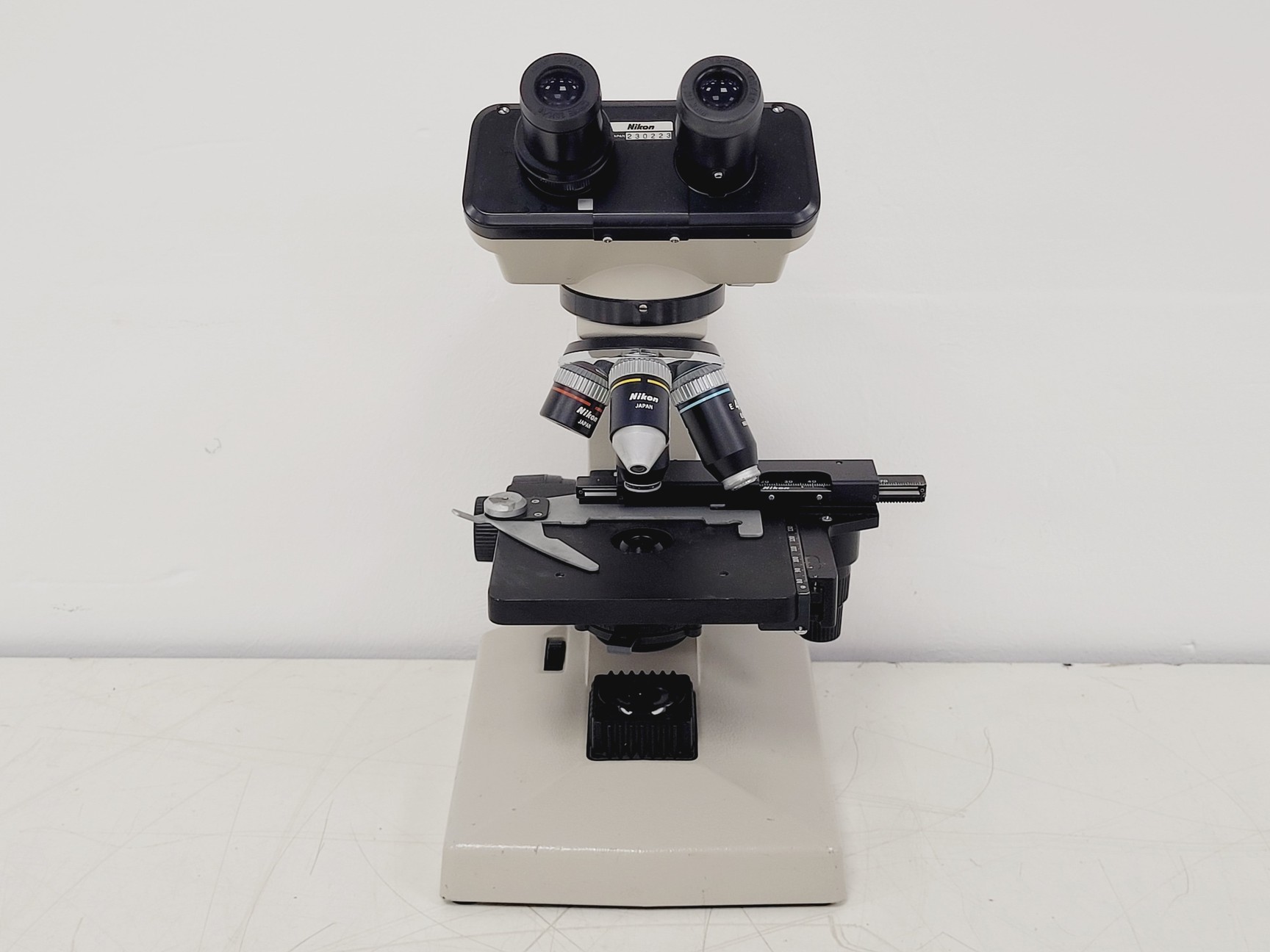 Image of Nikon SE Compound Microscope w/ 4 x Objectives (4x/10x/40x/100x)
