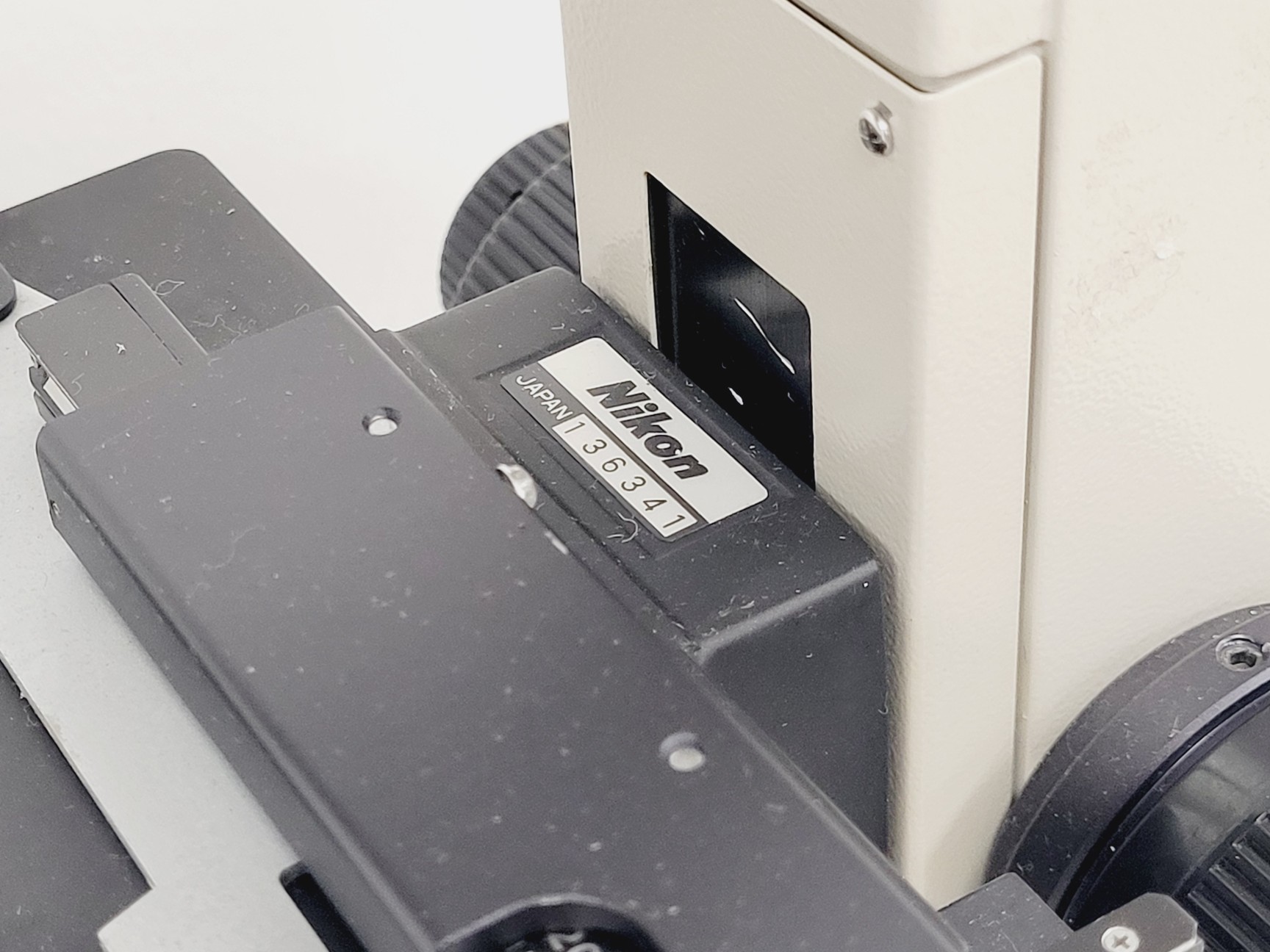 Image of Nikon SE Compound Microscope w/ 4 x Objectives (4x/10x/40x/100x)