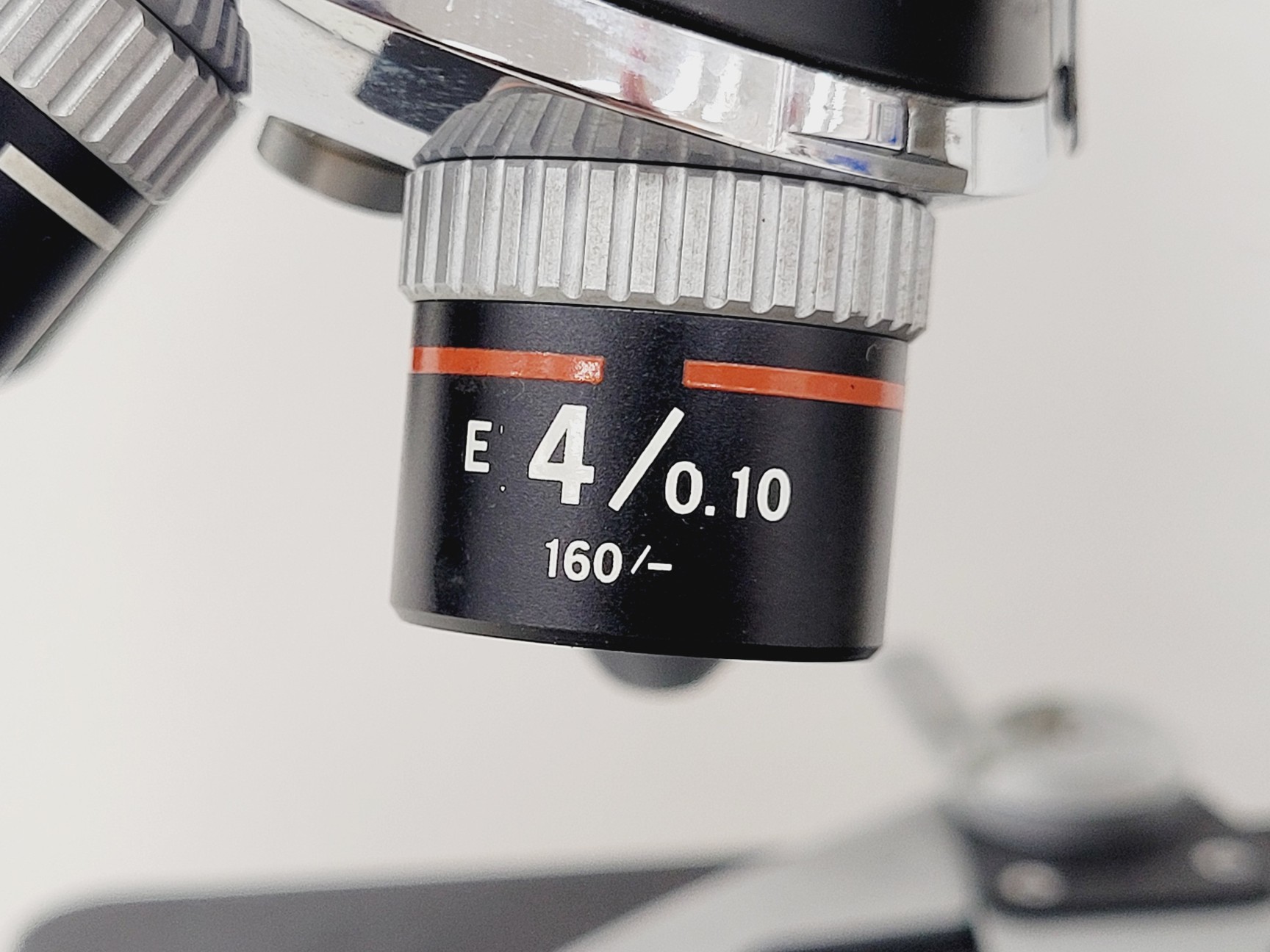 Image of Nikon SE Compound Microscope w/ 4 x Objectives (4x/10x/40x/100x)