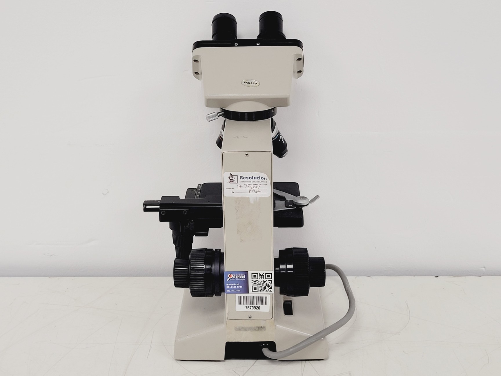 Image of Nikon SE Compound Microscope w/ 4 x Objectives (4x/10x/40x/100x)