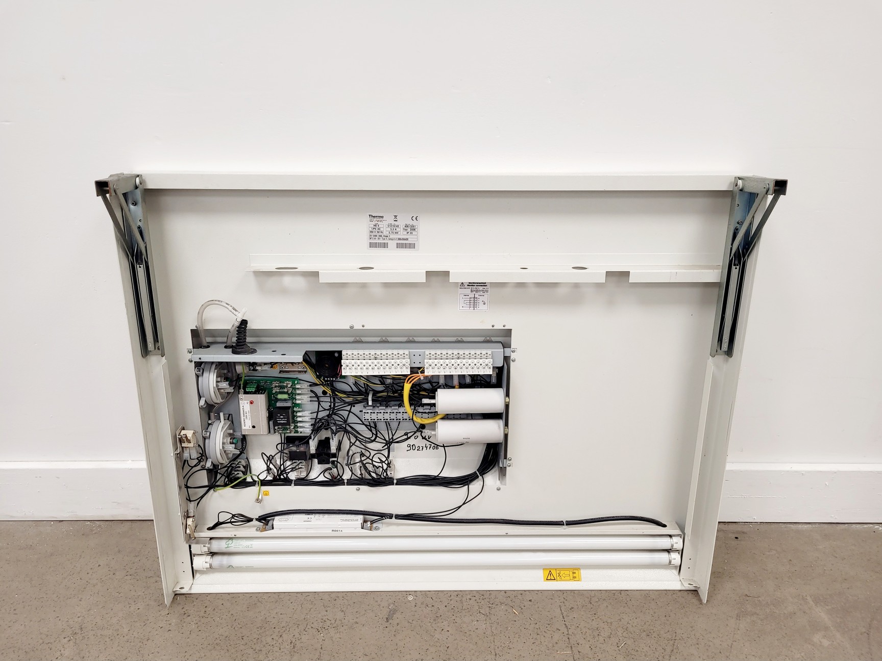 Image of Thermo Fisher HeraSafe HS9 Class 2 Biological Safety Cabinet