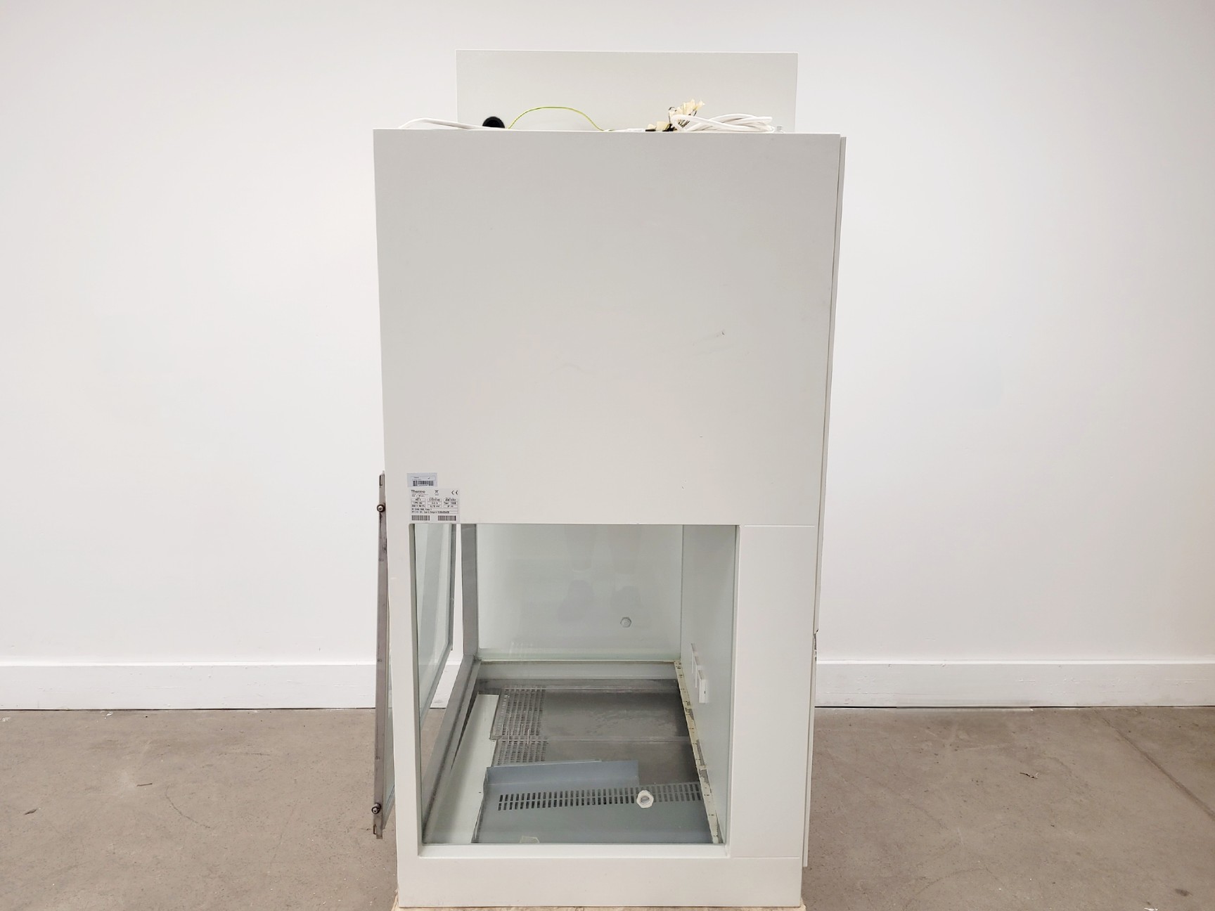 Image of Thermo Fisher HeraSafe HS9 Class 2 Biological Safety Cabinet
