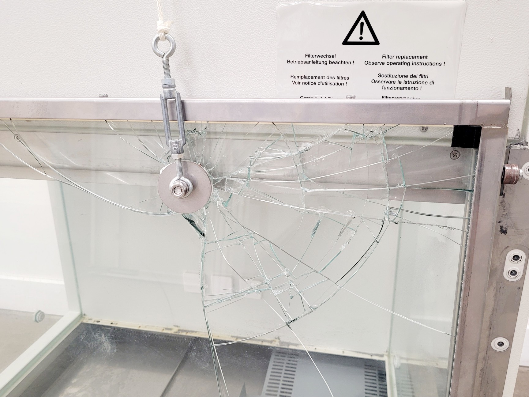 Image of Thermo Fisher HeraSafe HS9 Class 2 Biological Safety Cabinet
