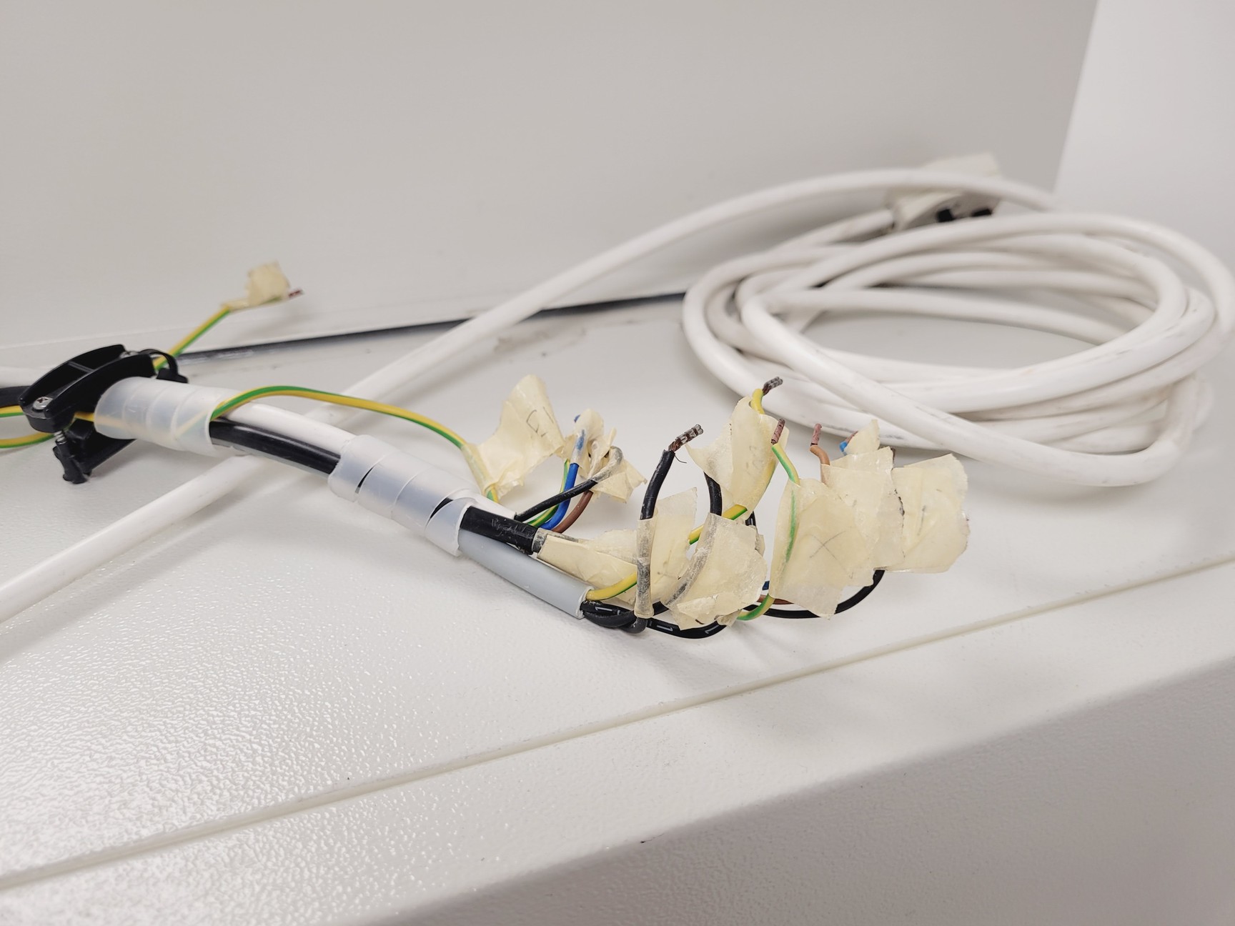 Image of Thermo Fisher HeraSafe HS9 Class 2 Biological Safety Cabinet
