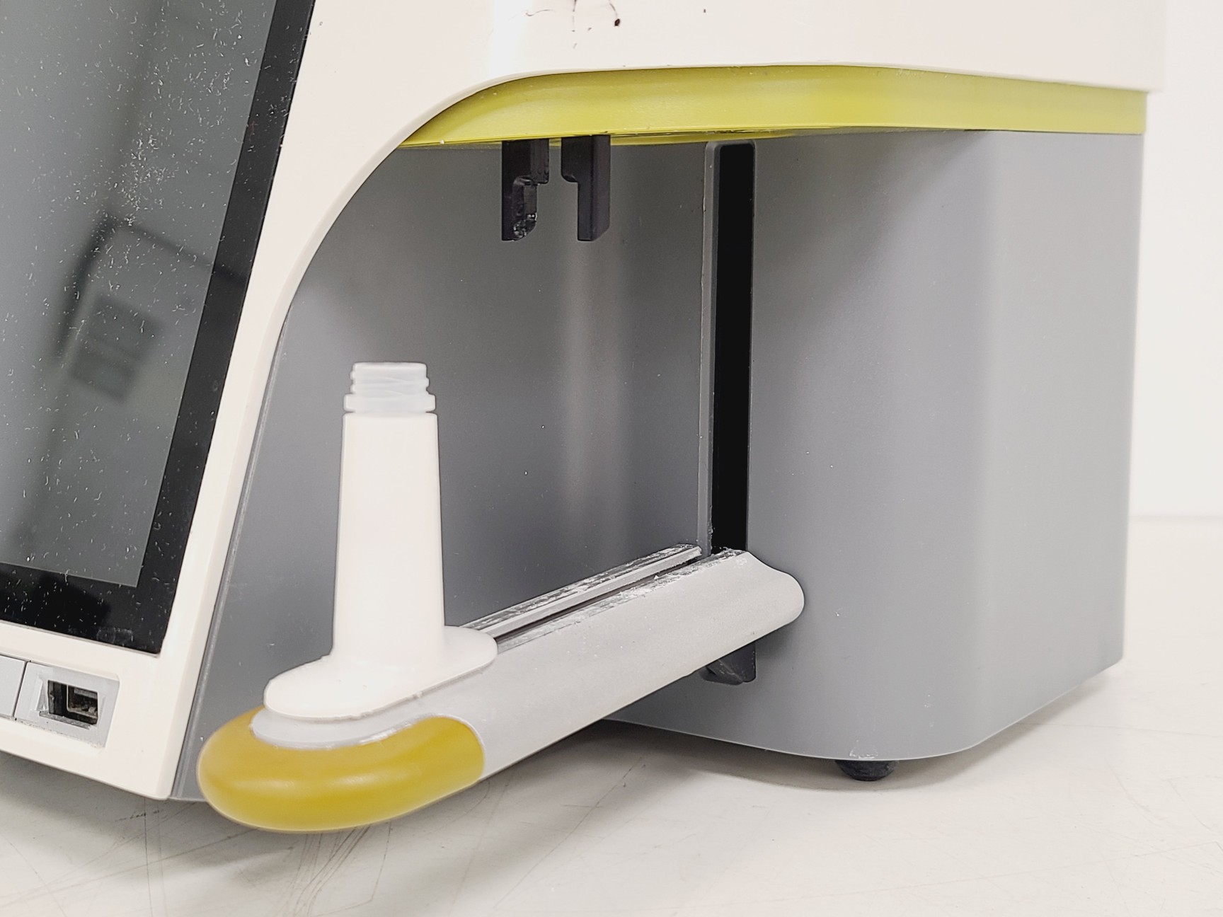Image of Millipore Muse Benchtop Cell Analyser Lab
