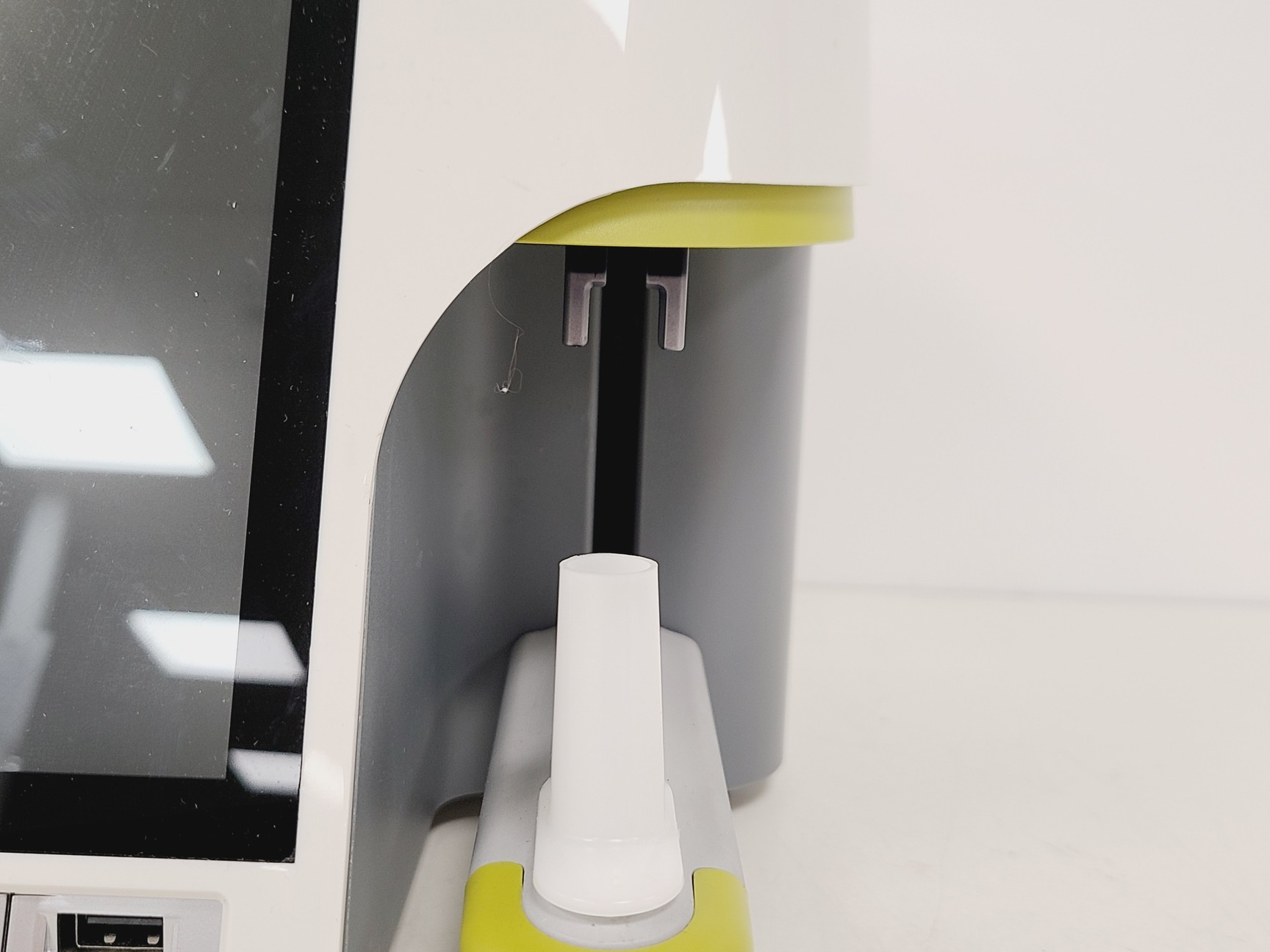 Image of Millipore Muse Benchtop Cell Analyser Lab