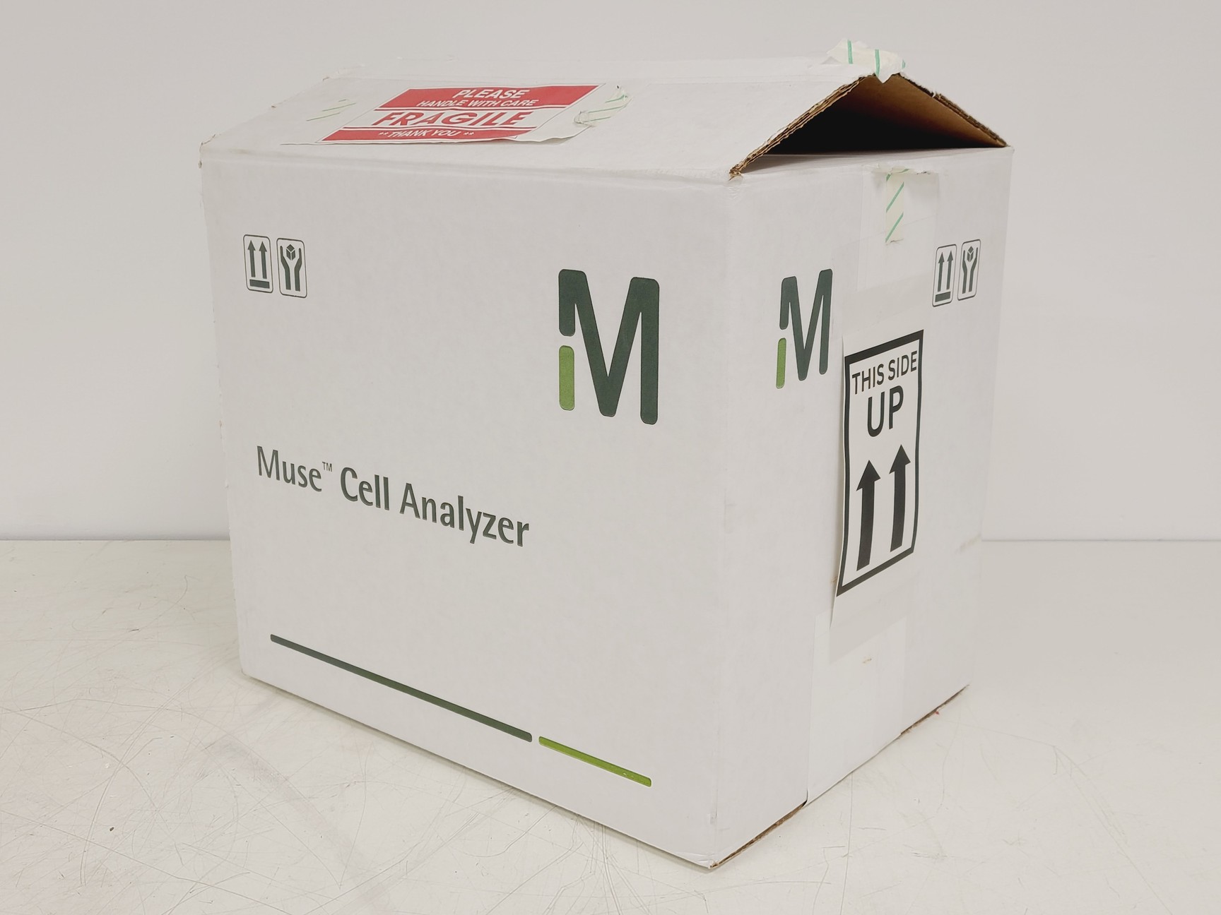 Image of Luminex Guava Muse Benchtop Cell Analyser w/ 5 x Waste/Wash Bottles Lab