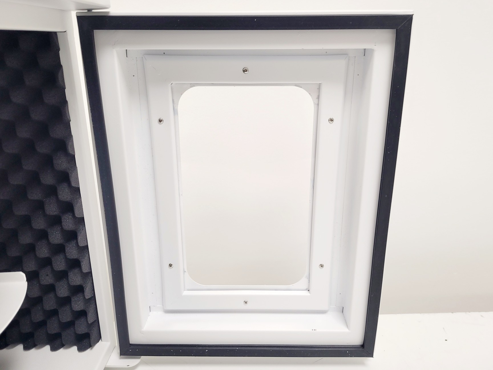 Image of Benchmark Pulse 650 Ultrasonic Homogeniser Soundproof Enclosure