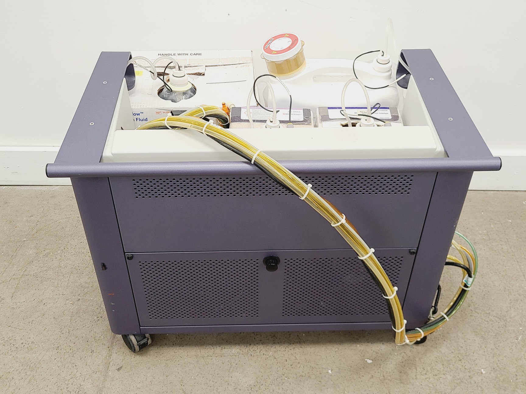 Image of BD FACSCanto II Flow Cytometer w/ Fluidics Cart, PC and Accessories
