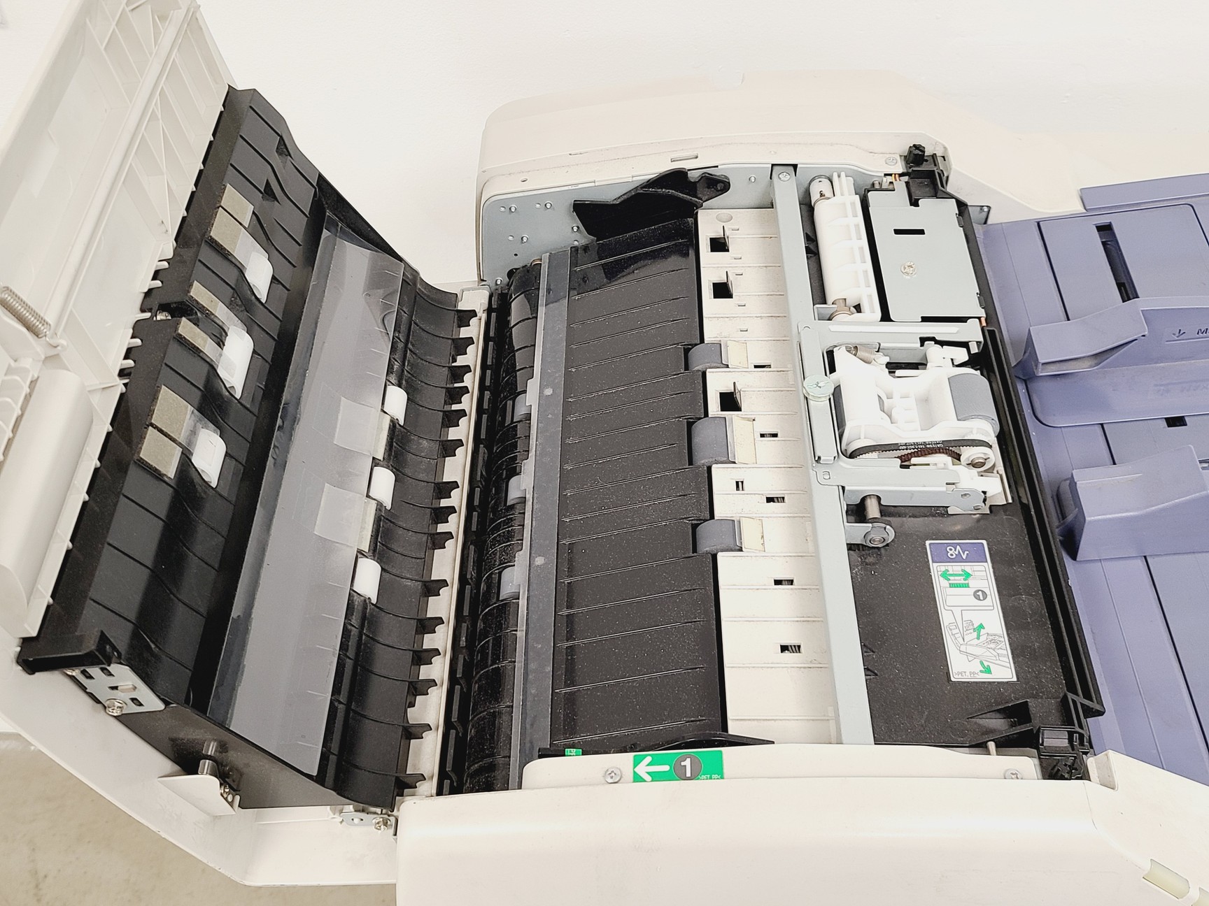 Image of Toshiba E-Studio 2550C Multifunctional Digital Colour System w/ Wheelbase
