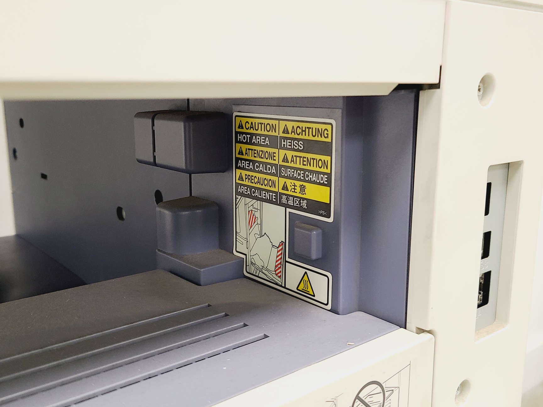 Image of Toshiba E-Studio 2550C Multifunctional Digital Colour System w/ Wheelbase