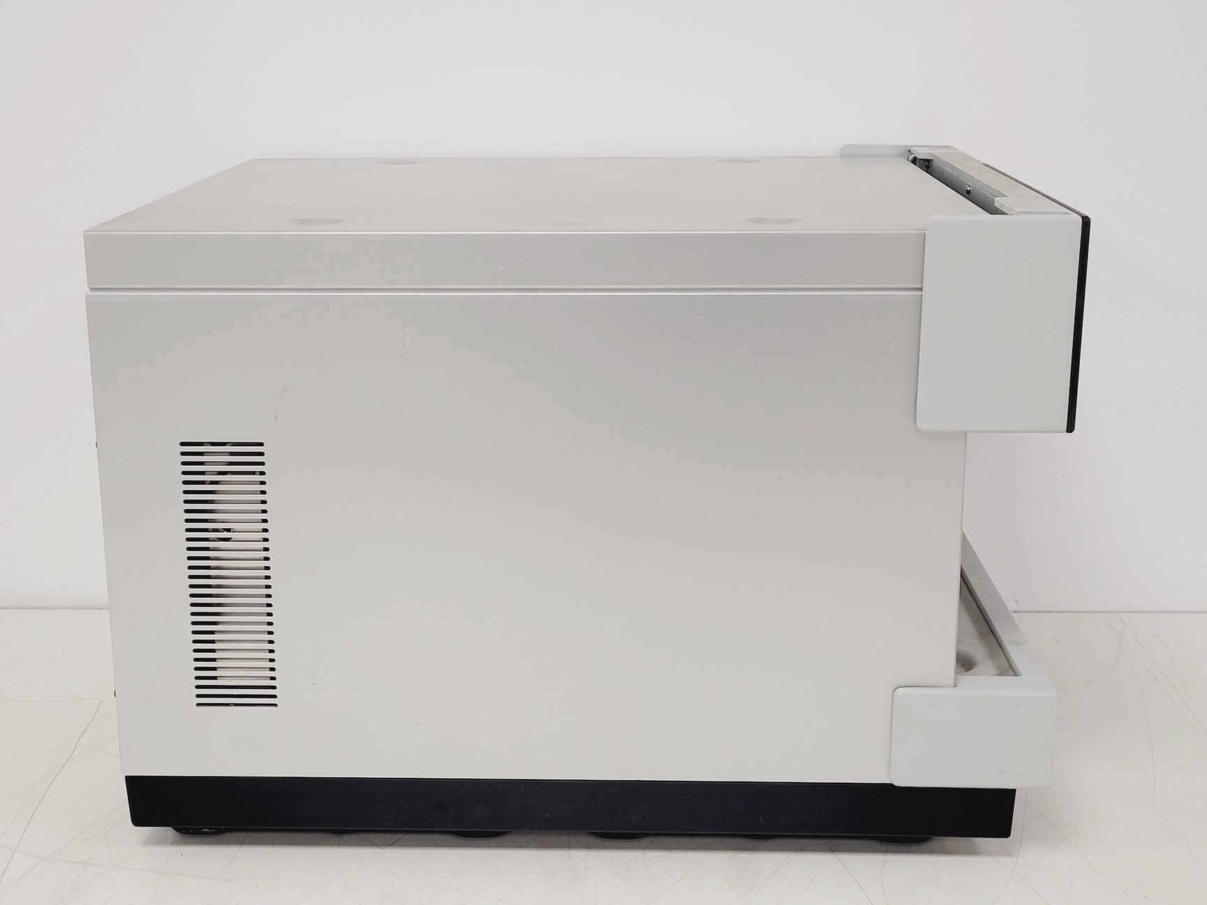 Image of Dionex Ultimate 3000 HPLC System (SR-3000, LPG-3400A, WPS3000SL)