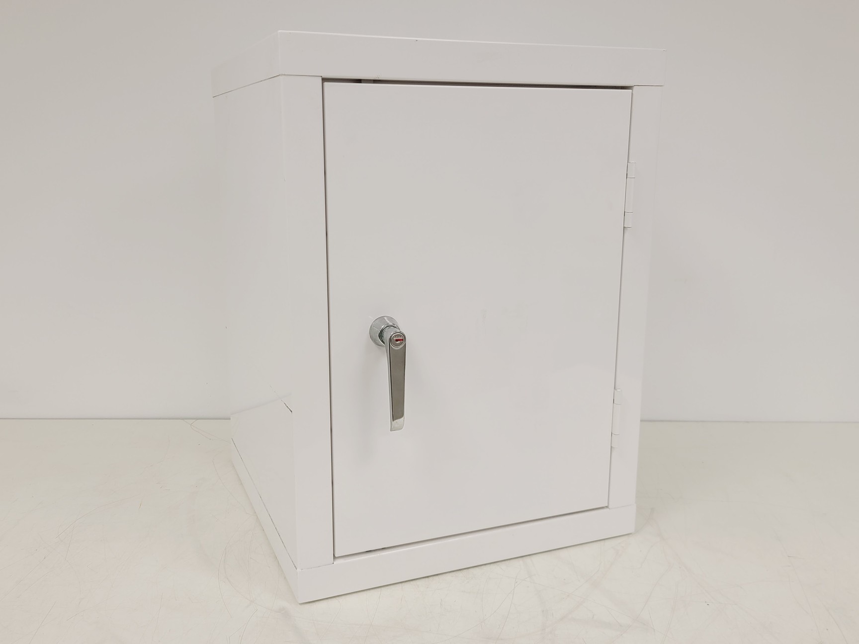 Image of White Benchtop Alkali Chemical Cabinet