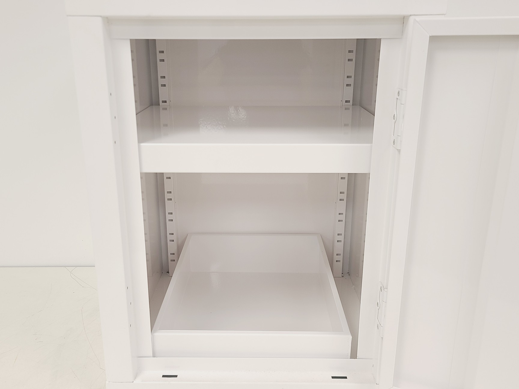 Image of White Benchtop Alkali Chemical Cabinet
