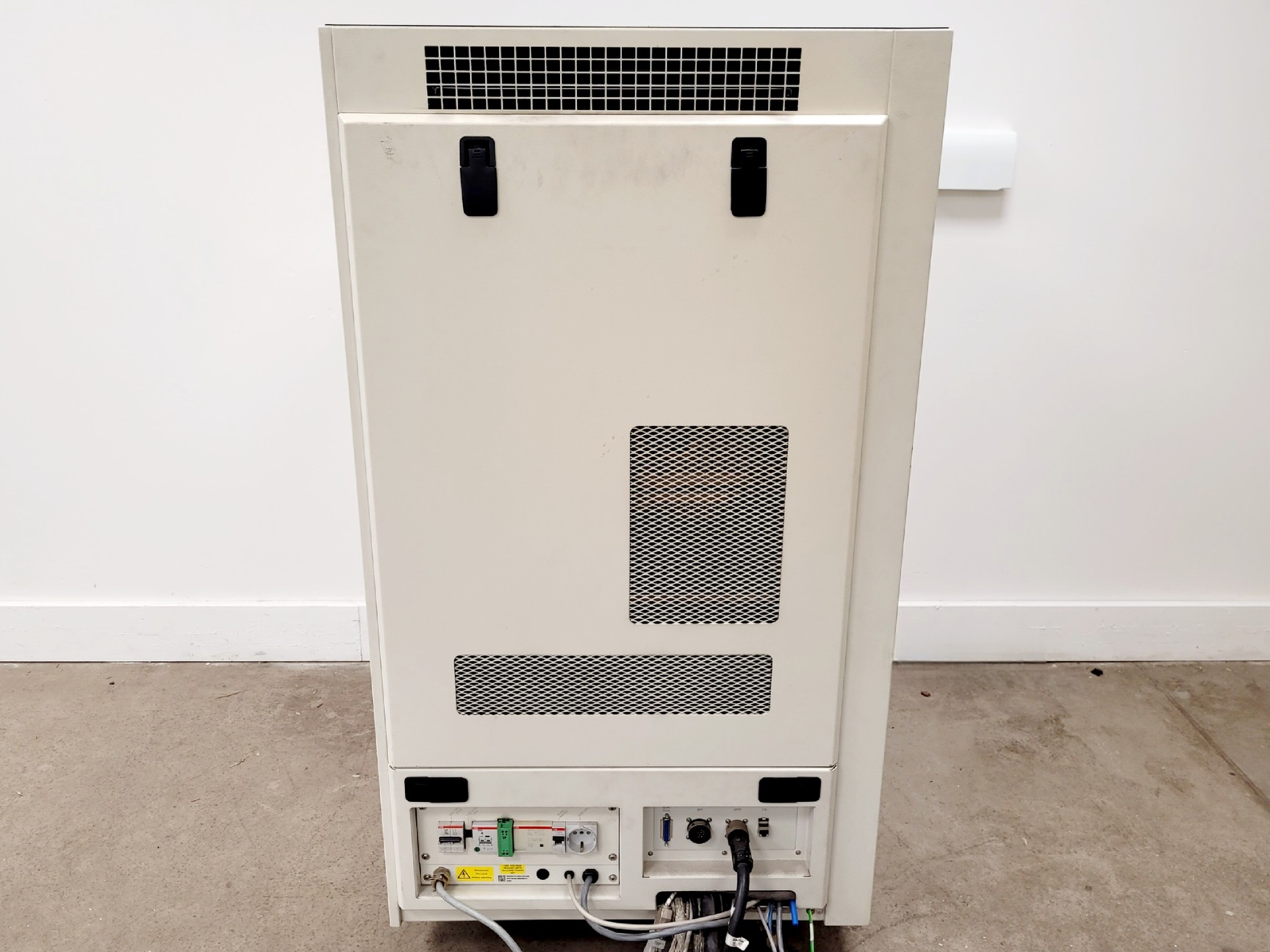 Image of Bruker Avance 300 MHz TYP H03128 / 1 AV Single Bay Electronics Console