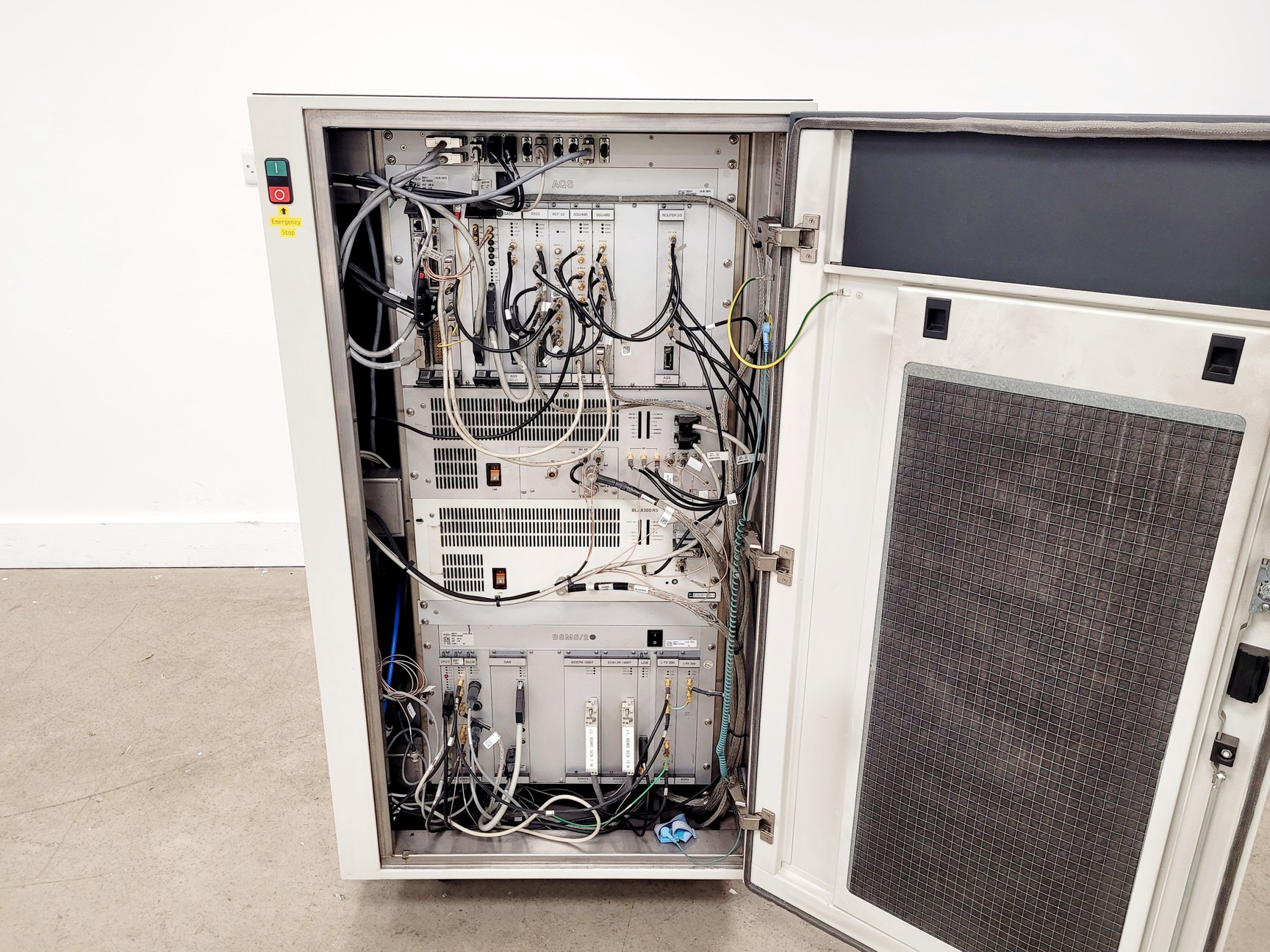 Image of Bruker Avance 300 MHz TYP H03128 / 1 AV Single Bay Electronics Console