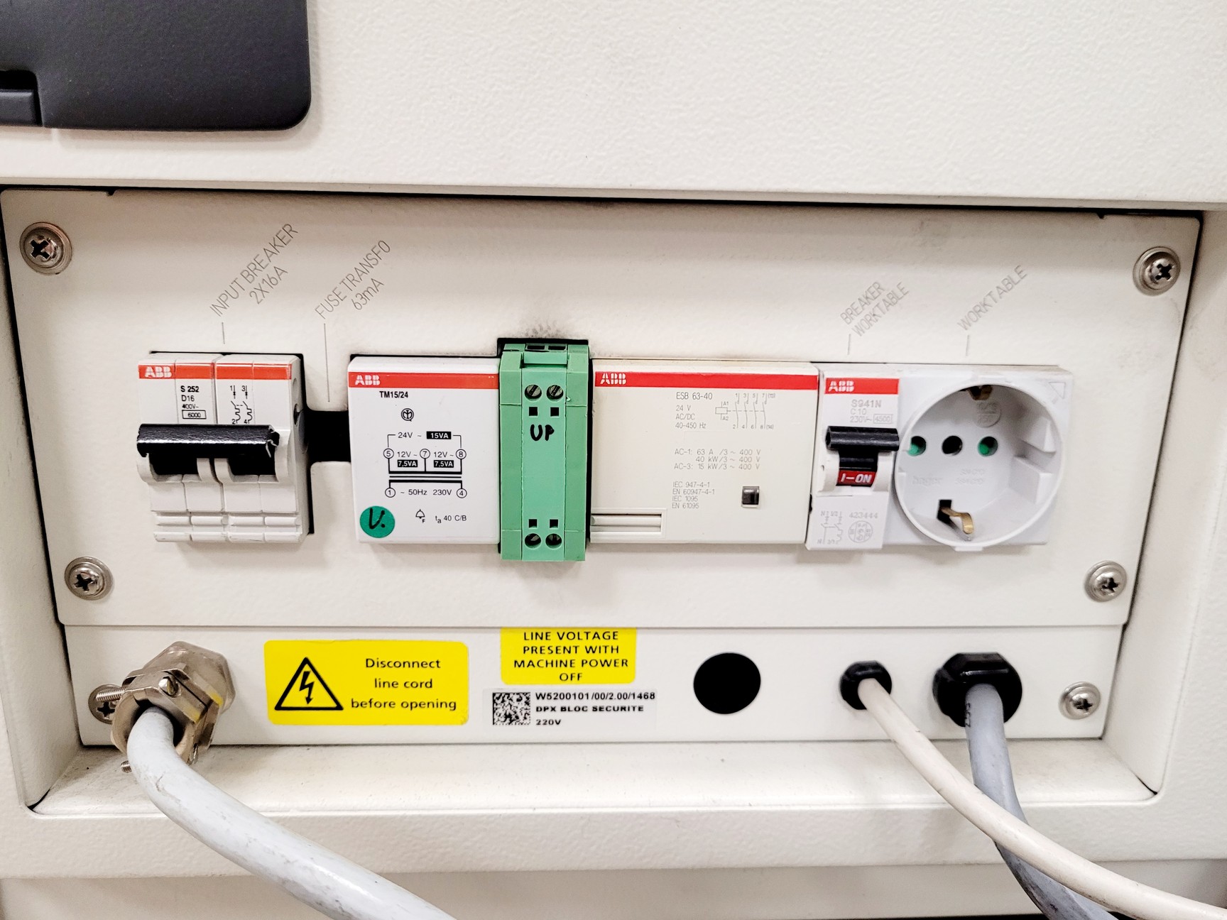 Image of Bruker Avance 300 MHz TYP H03128 / 1 AV Single Bay Electronics Console