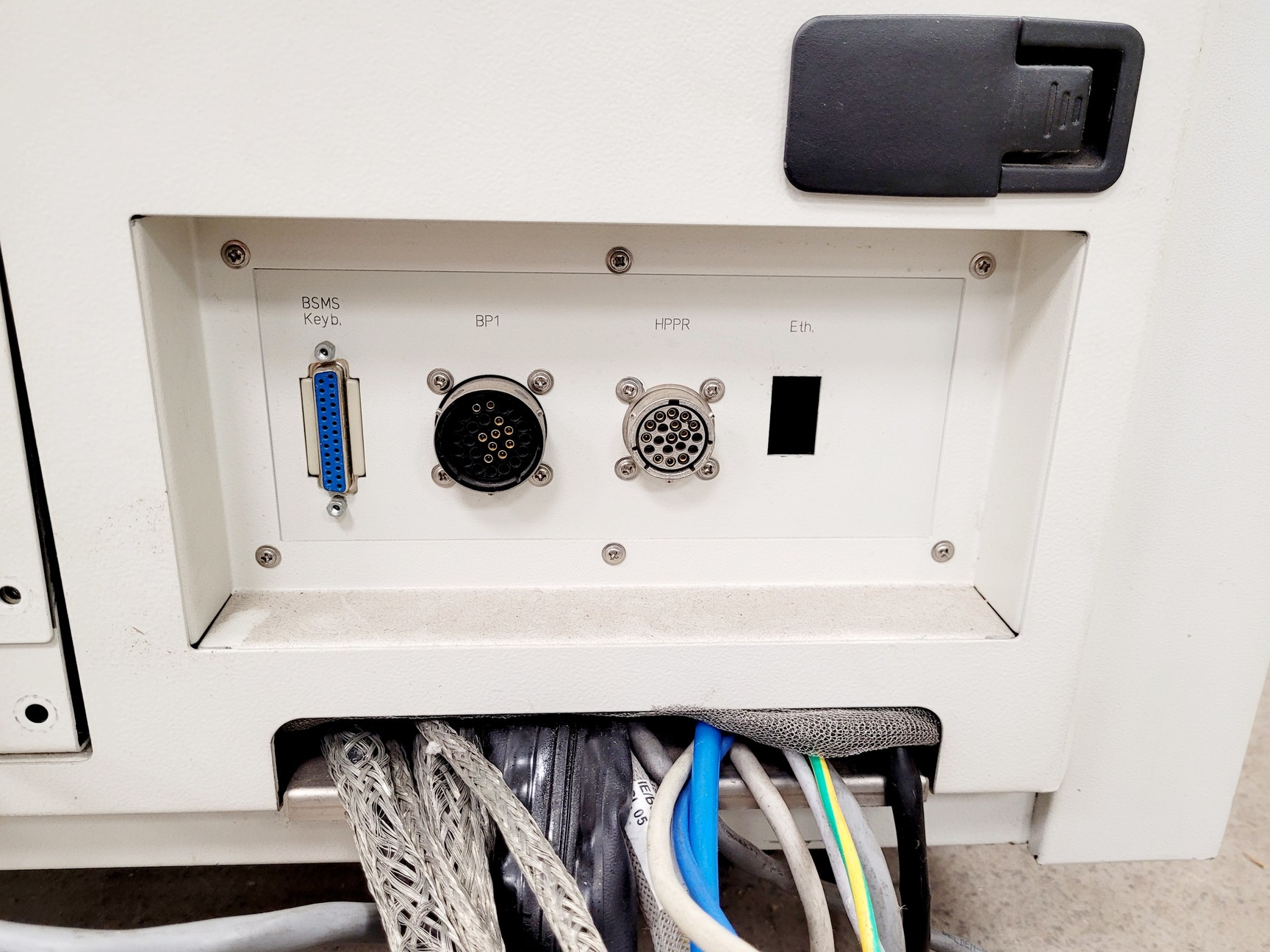Image of Bruker Avance 400 TYP H03128 / 1 AV Single Bay Electronics Console