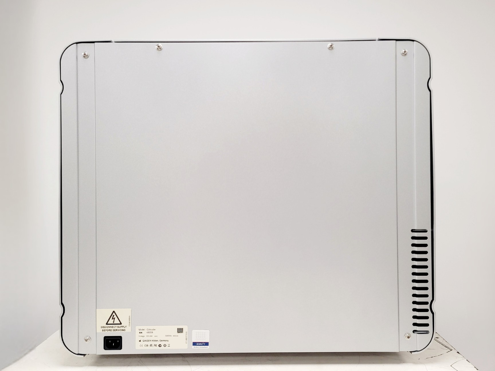 Image of QIAGEN QIAcube Nucleic Acid Purification System Lab