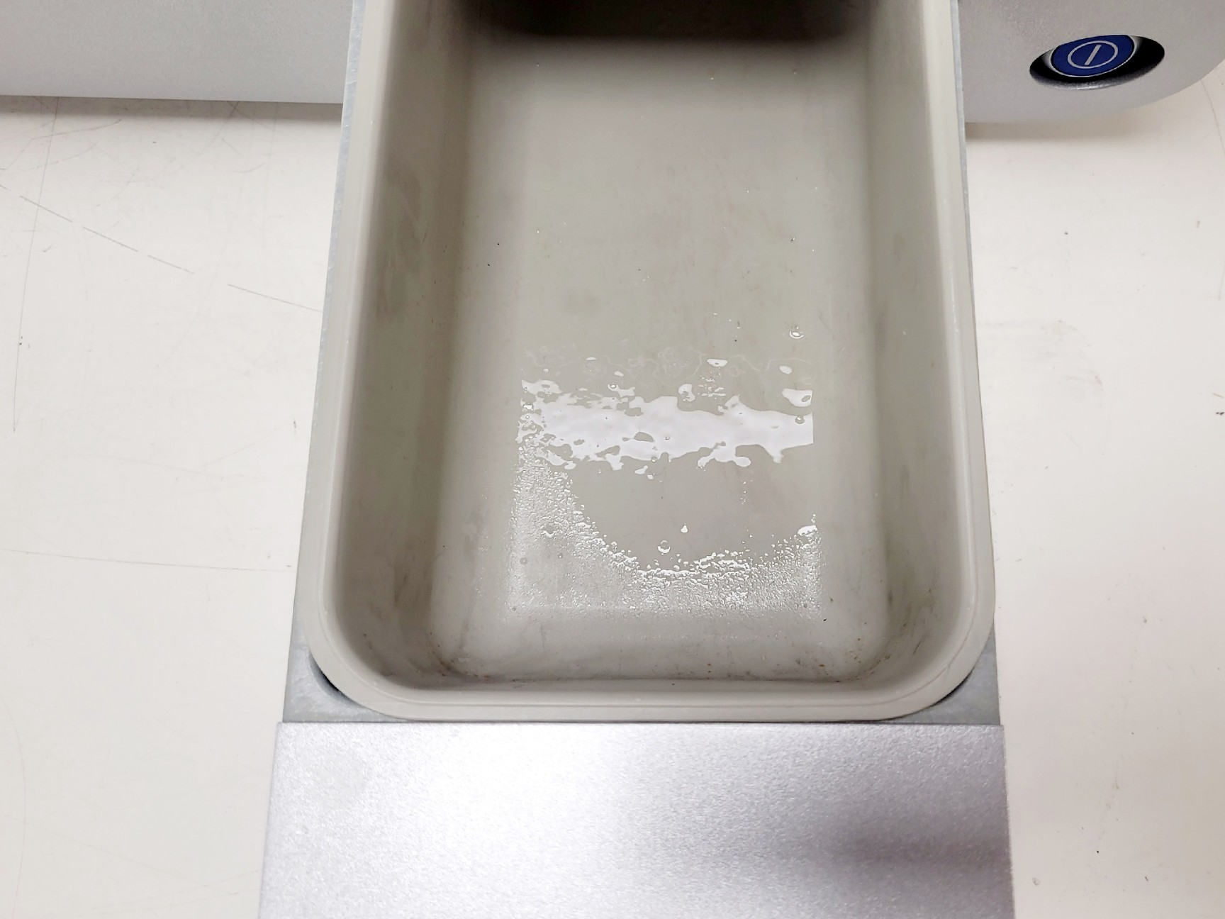 Image of QIAGEN QIAcube Nucleic Acid Purification System Lab