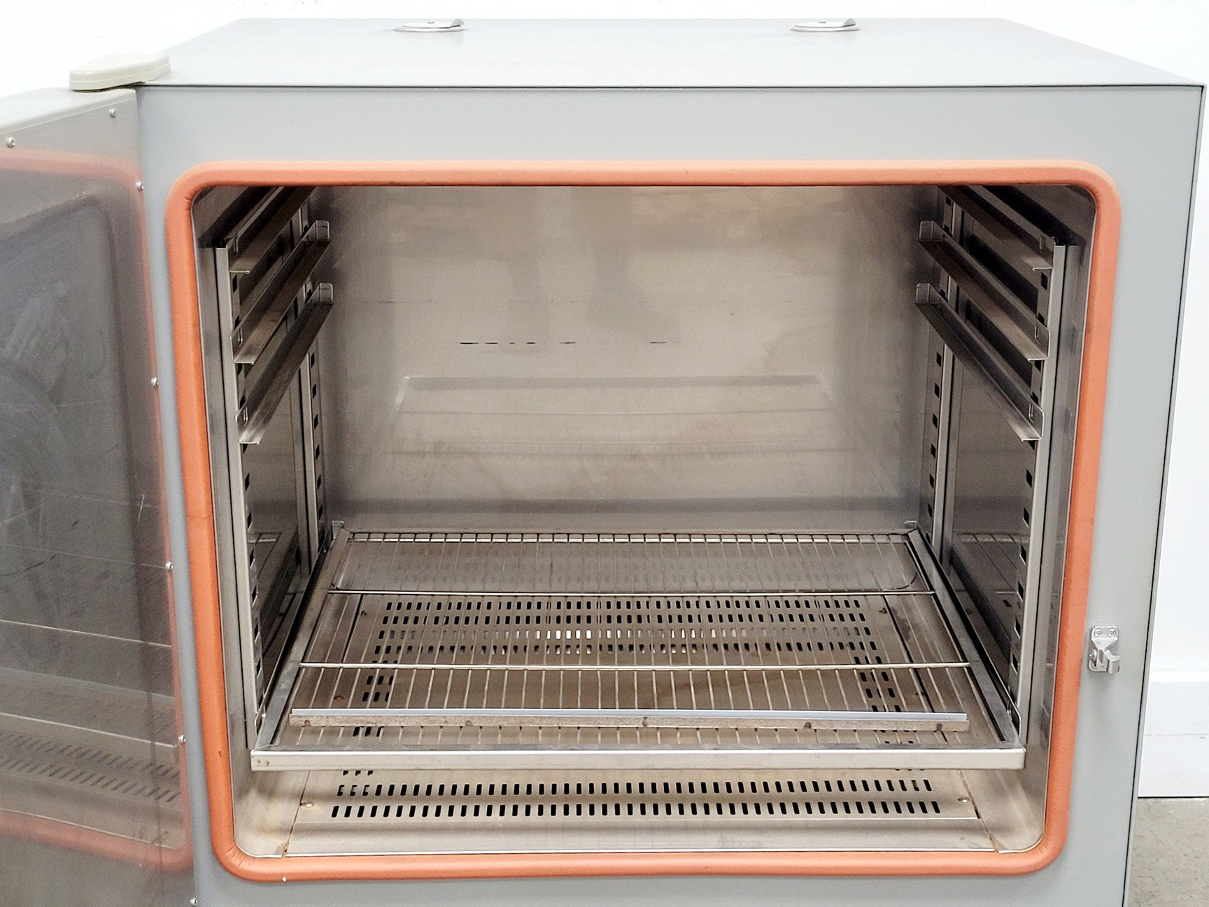 Image of Sanyo MOV-212 Laboratory Drying Oven Lab