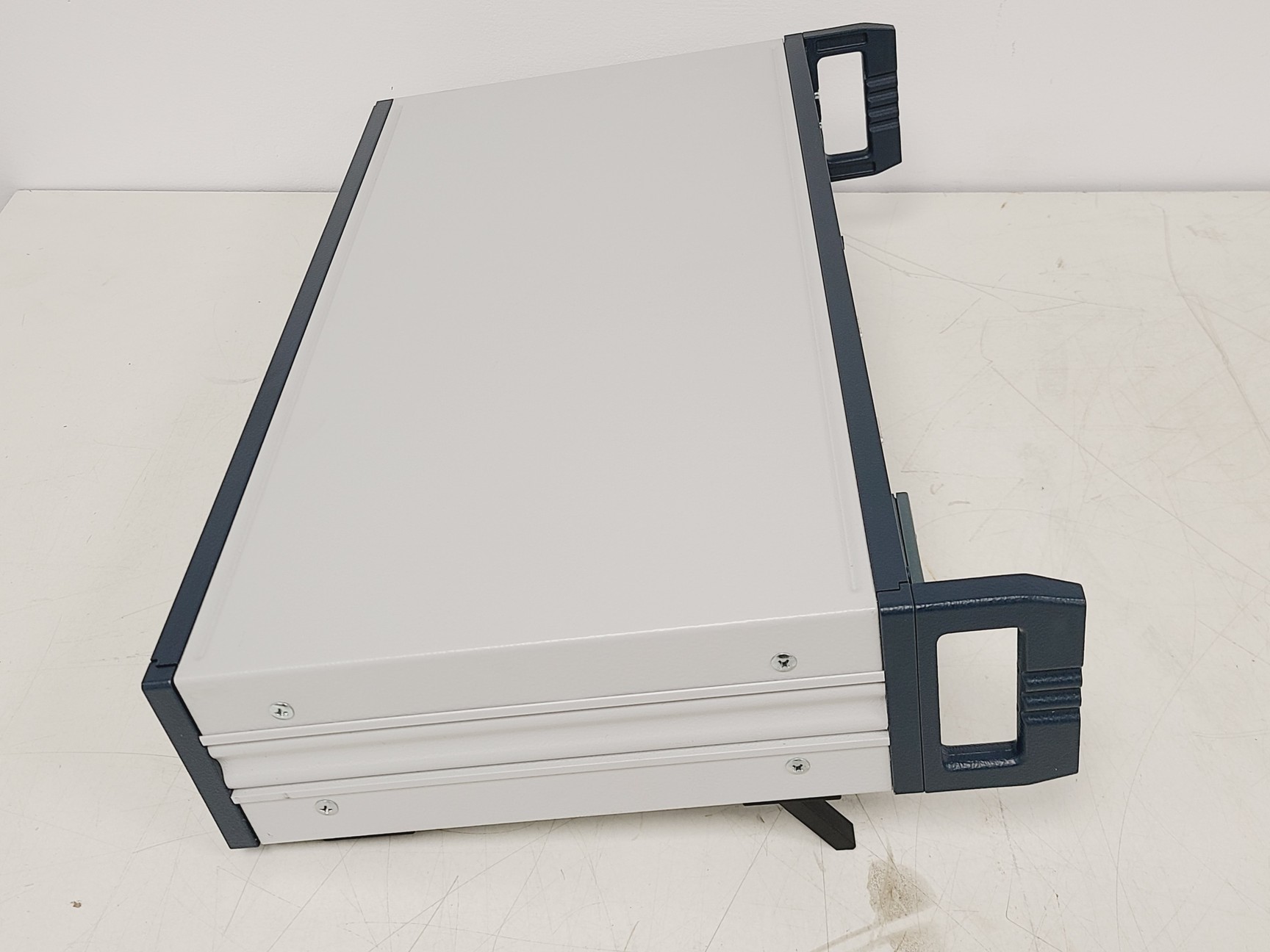 Image of FAST ComTech GMBH Bath Cryostat 07 03 35 w/ TR50 Temperature Controller