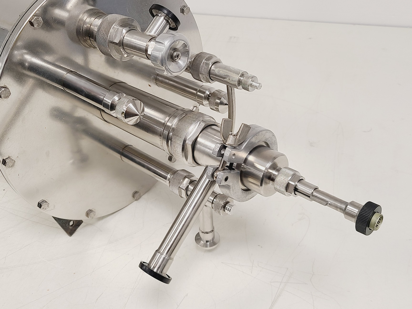 Image of FAST ComTech GMBH Bath Cryostat 07 03 35 w/ TR50 Temperature Controller