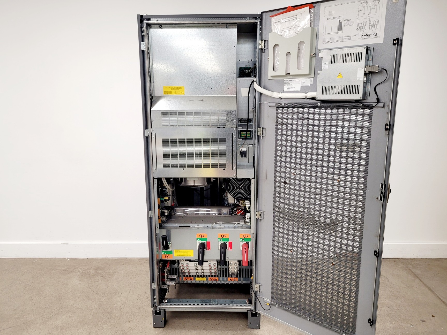 Image of Socomec Masterys Green Power 2.0 UPS Uninterruptible w/ Extension Module