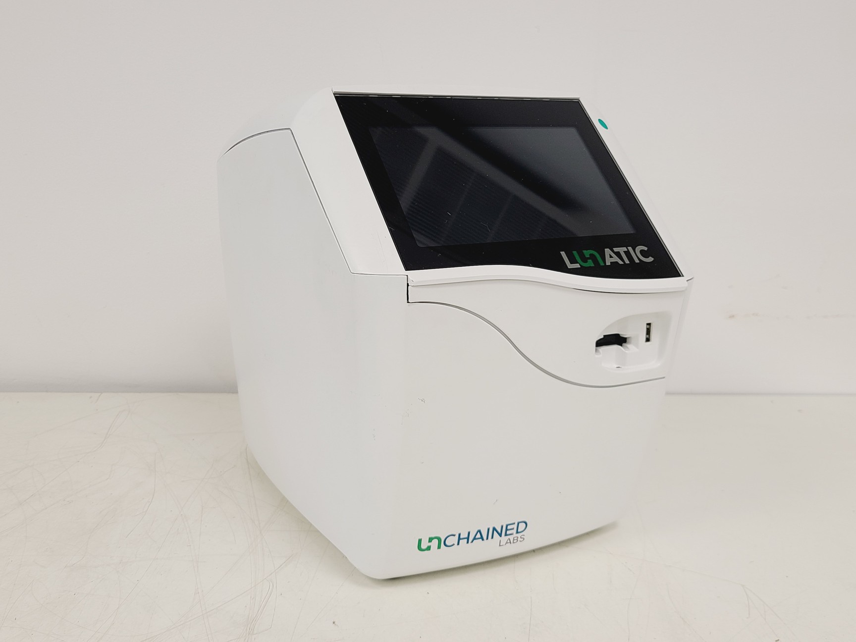 Image of Unchained Labs Little Lunatic UV/Vis Spectrophotometer Lab