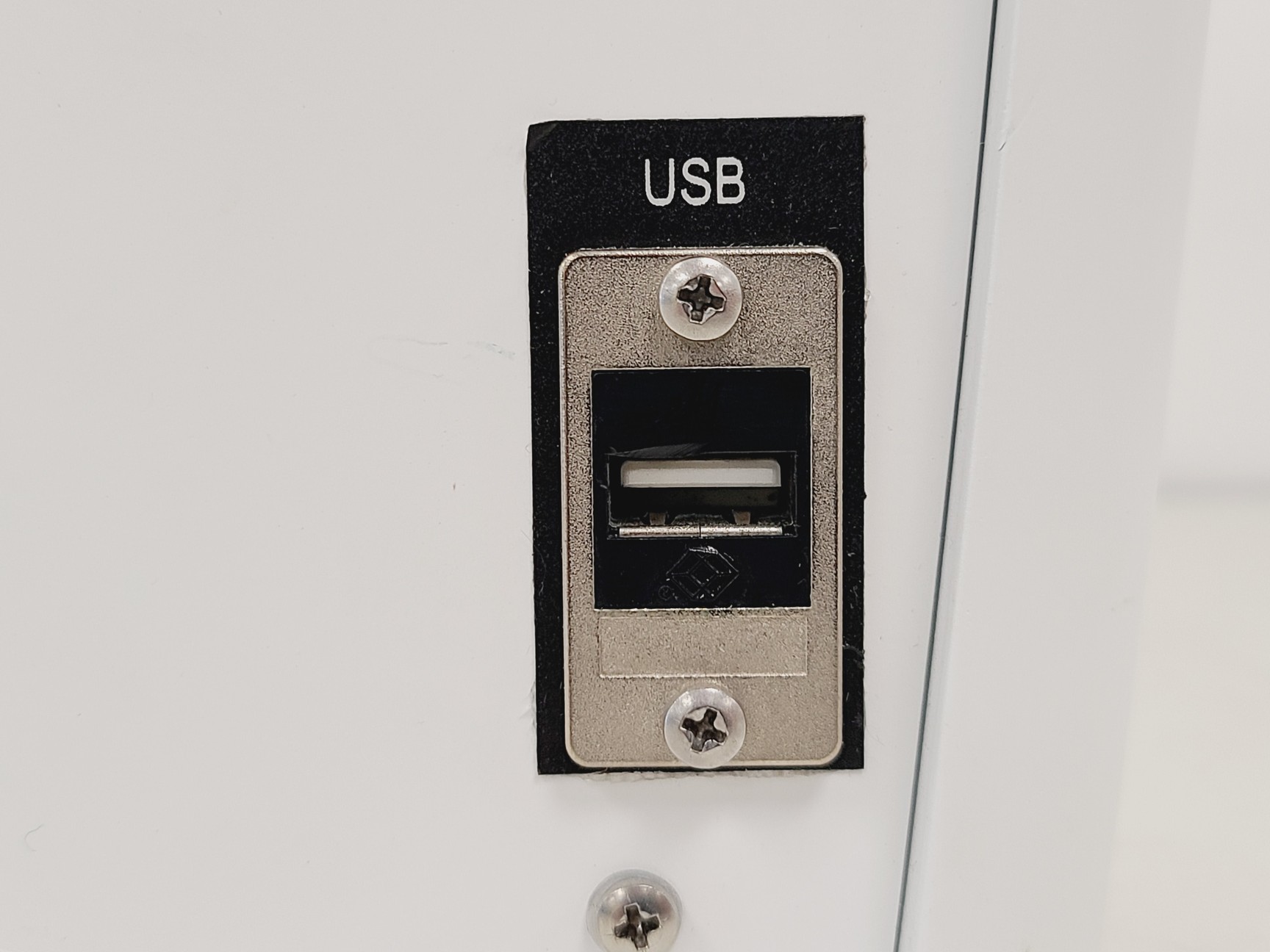 Image of Unchained Labs Little Lunatic UV/Vis Spectrophotometer Lab