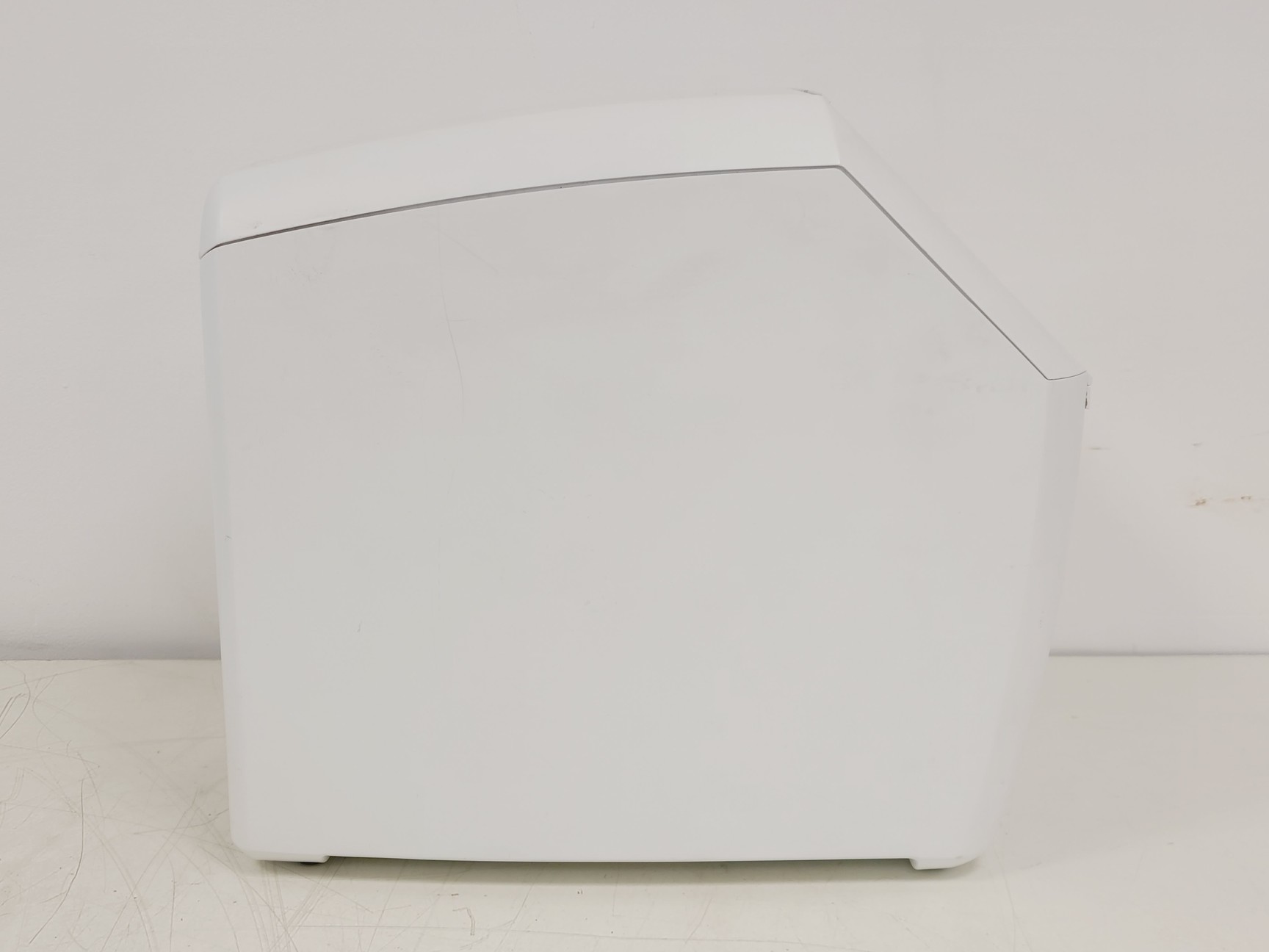 Image of Unchained Labs Little Lunatic UV/Vis Spectrophotometer Lab