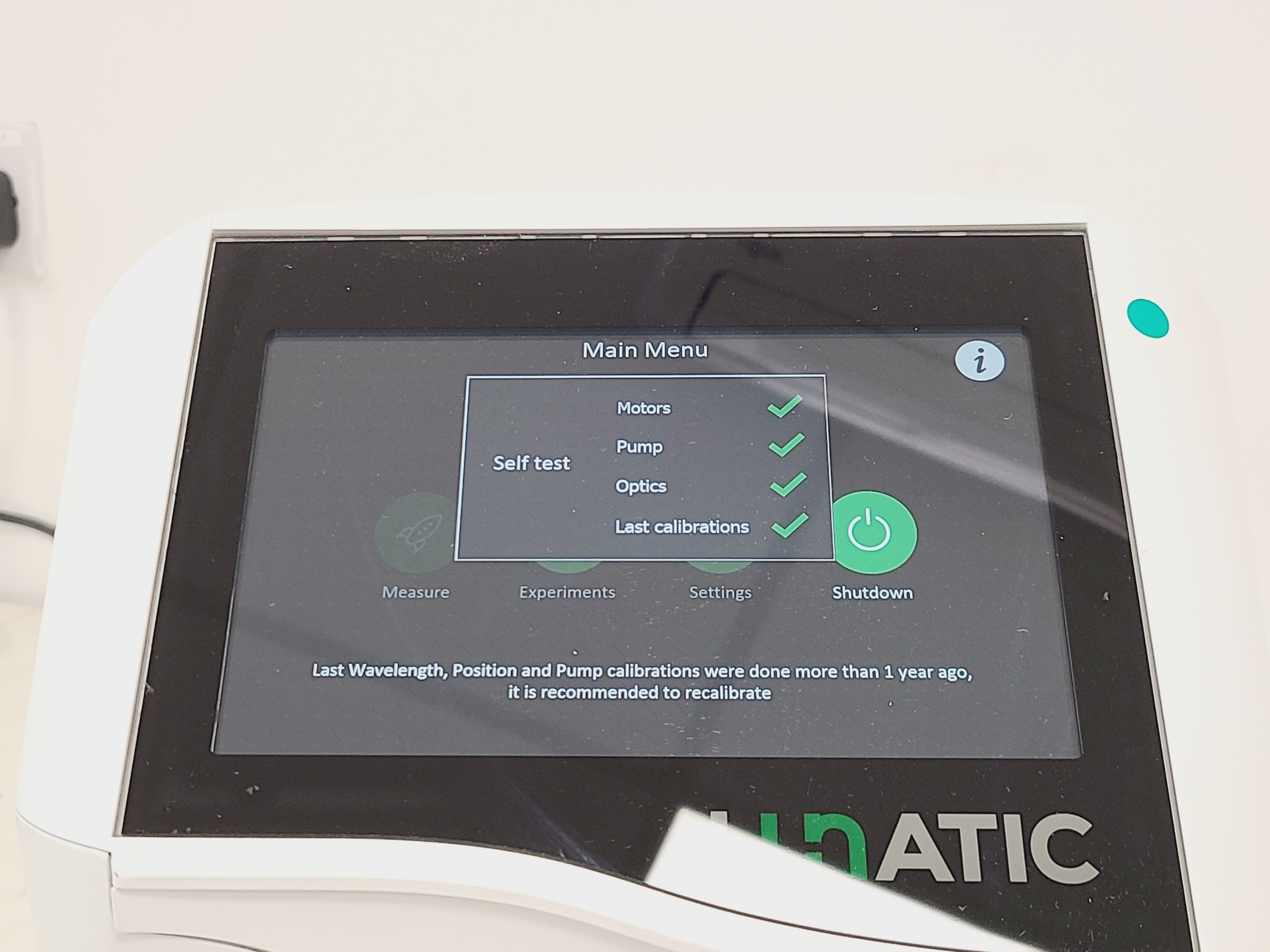 Image of Unchained Labs Little Lunatic UV/Vis Spectrophotometer Lab