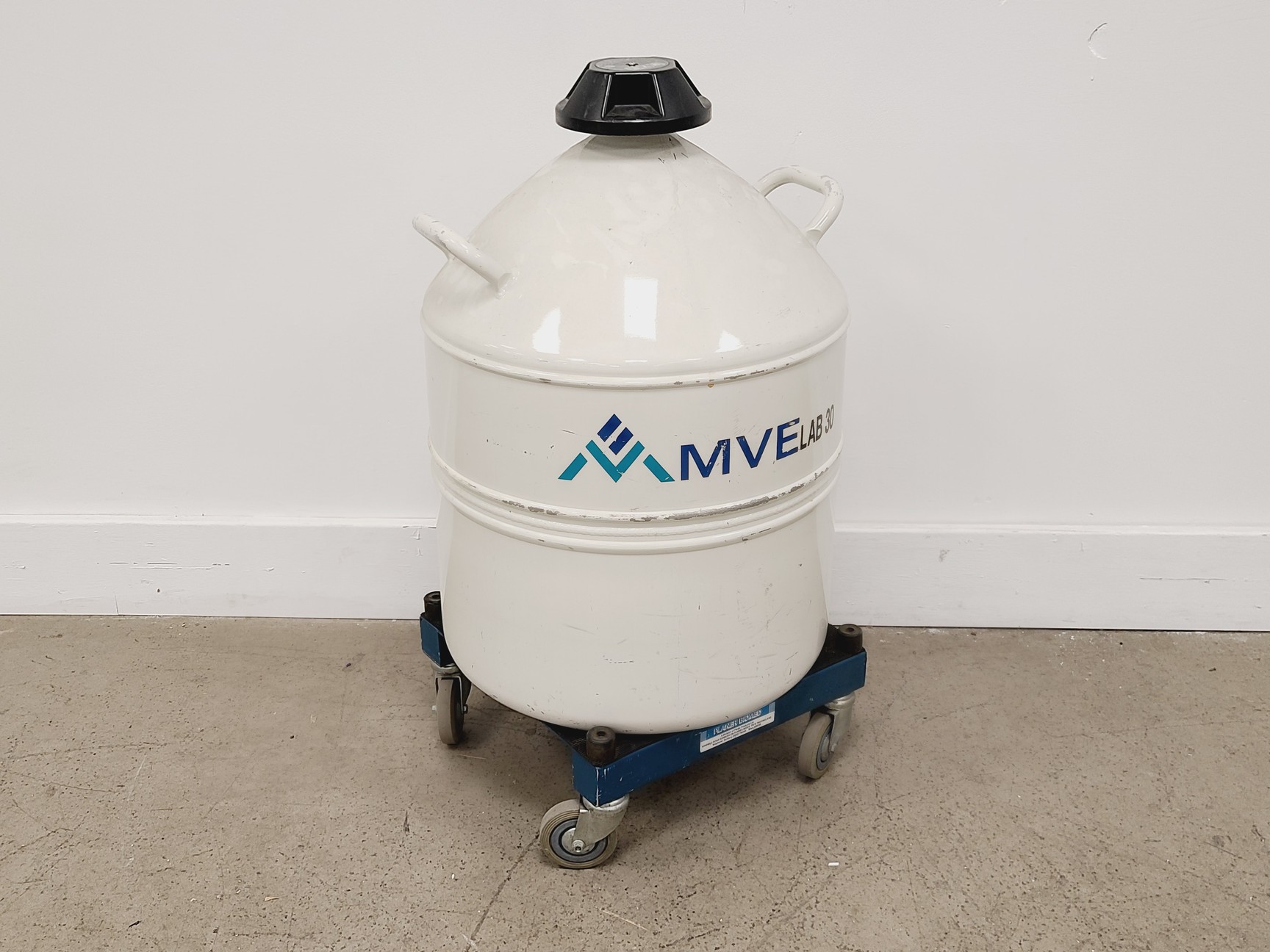 Image of MVE Lab 30 Cryogenic Liquid Nitrogen Dewar w/ Trolley Base