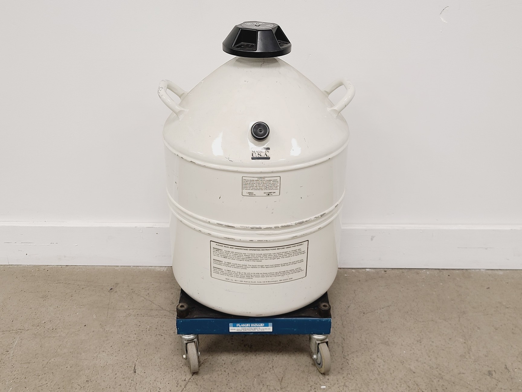 Image of MVE Lab 30 Cryogenic Liquid Nitrogen Dewar w/ Trolley Base