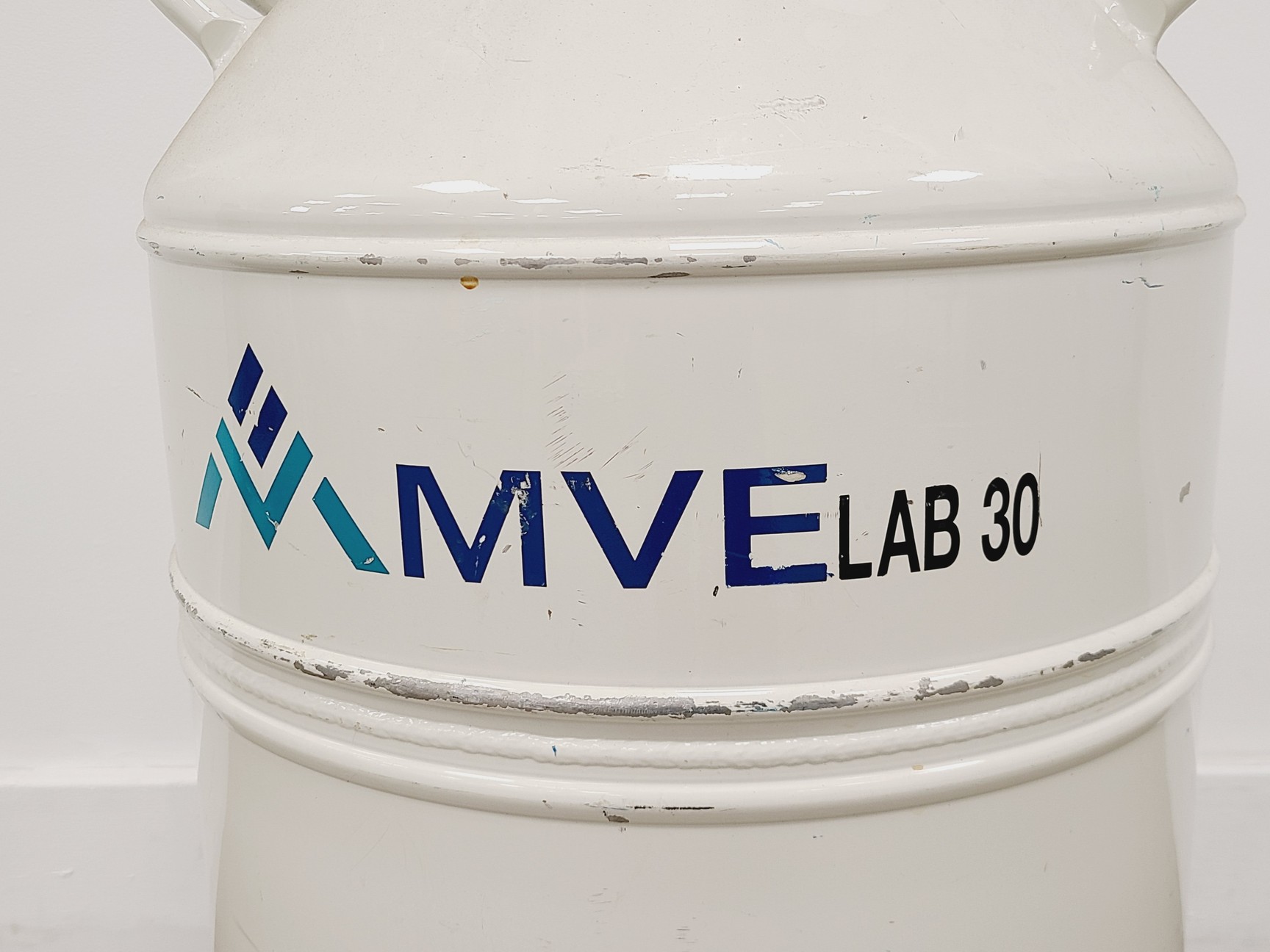 Image of MVE Lab 30 Cryogenic Liquid Nitrogen Dewar w/ Trolley Base